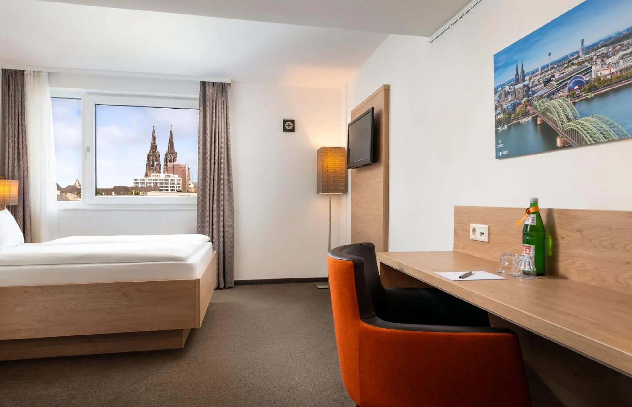 Photo of the whole room, Bed in Stadthotel am Römerturm