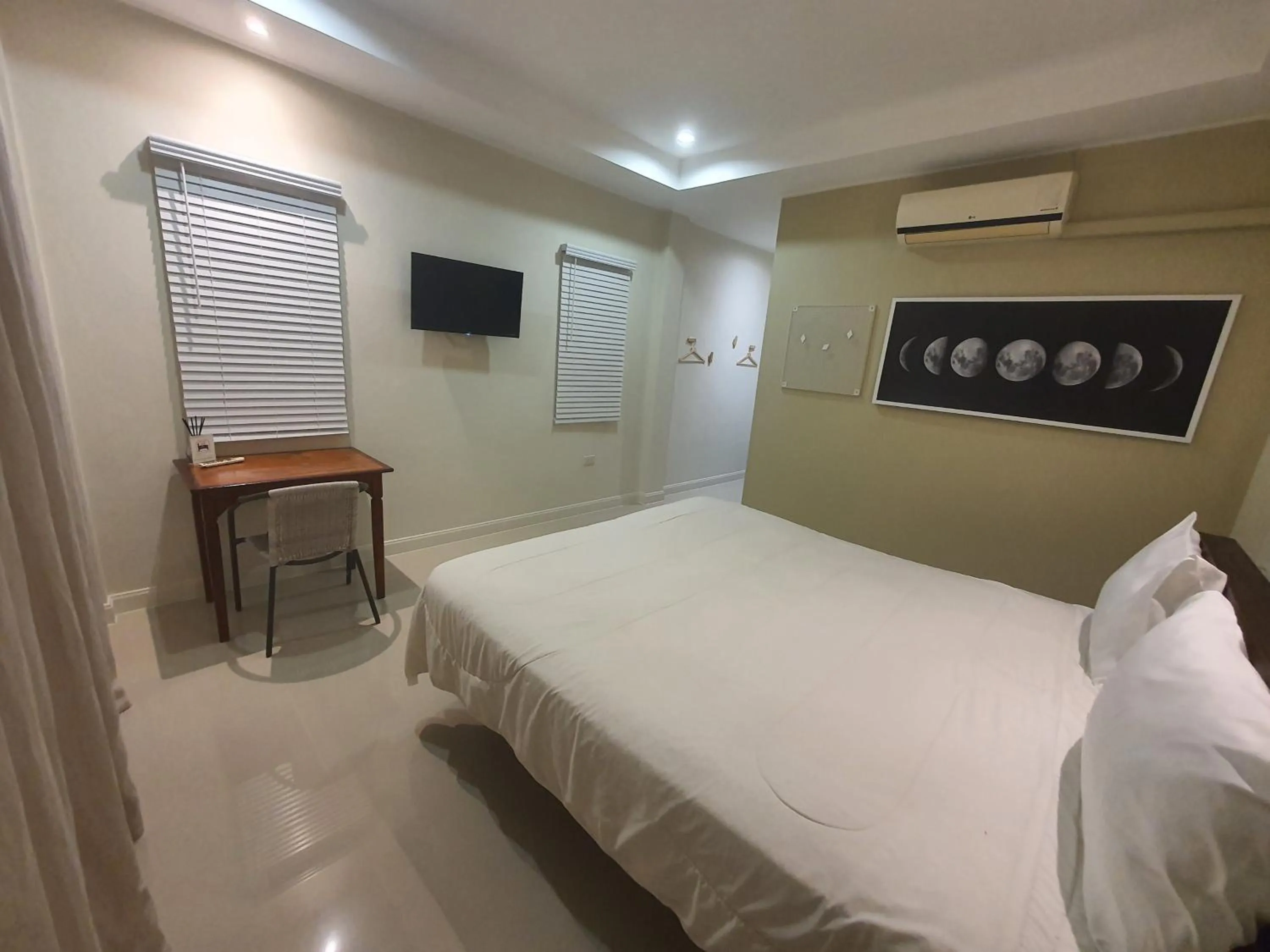 Photo of the whole room, Bed in Aob-Oun Homestay