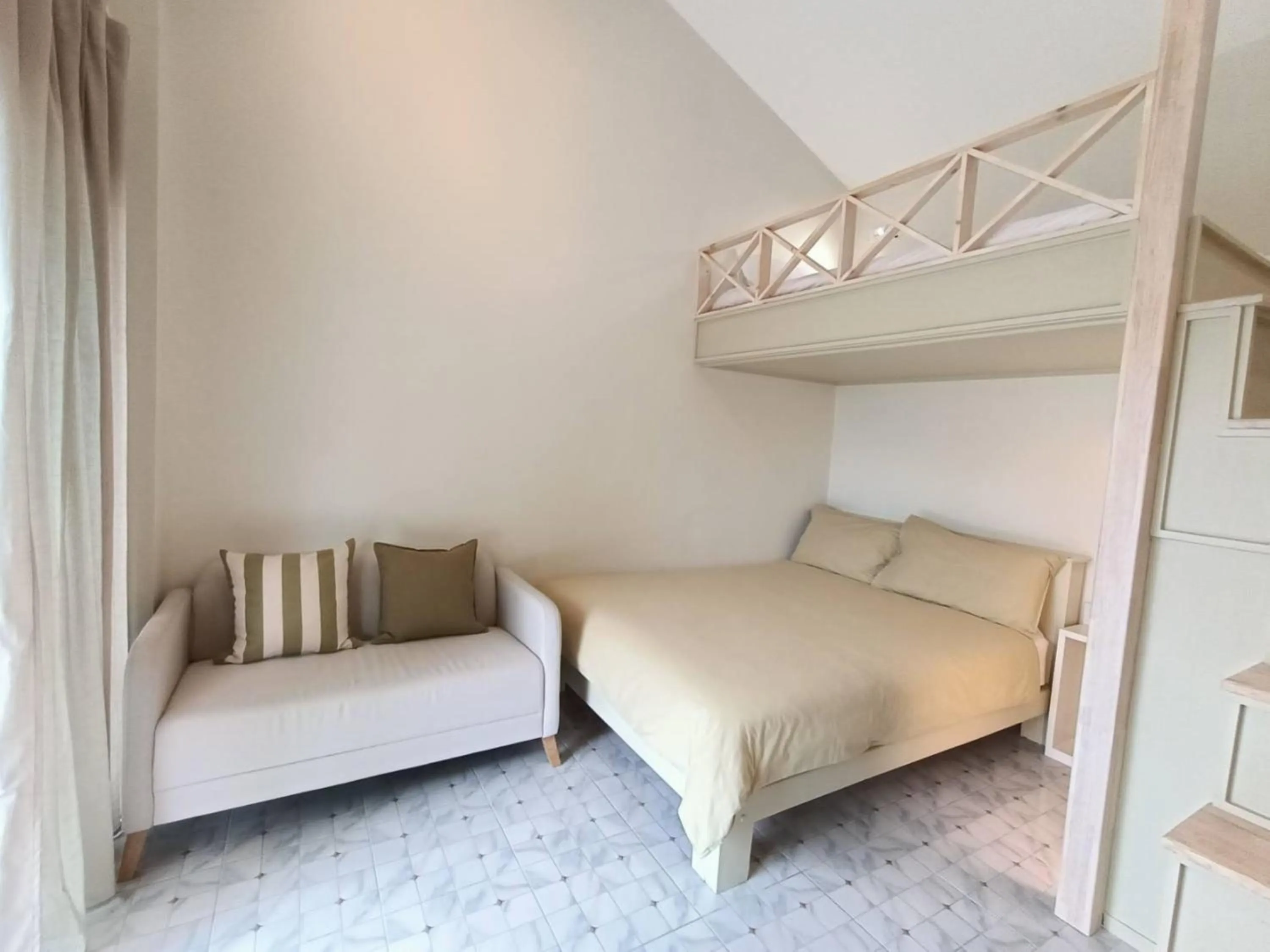 Seating area, Bed in Aob-Oun Homestay