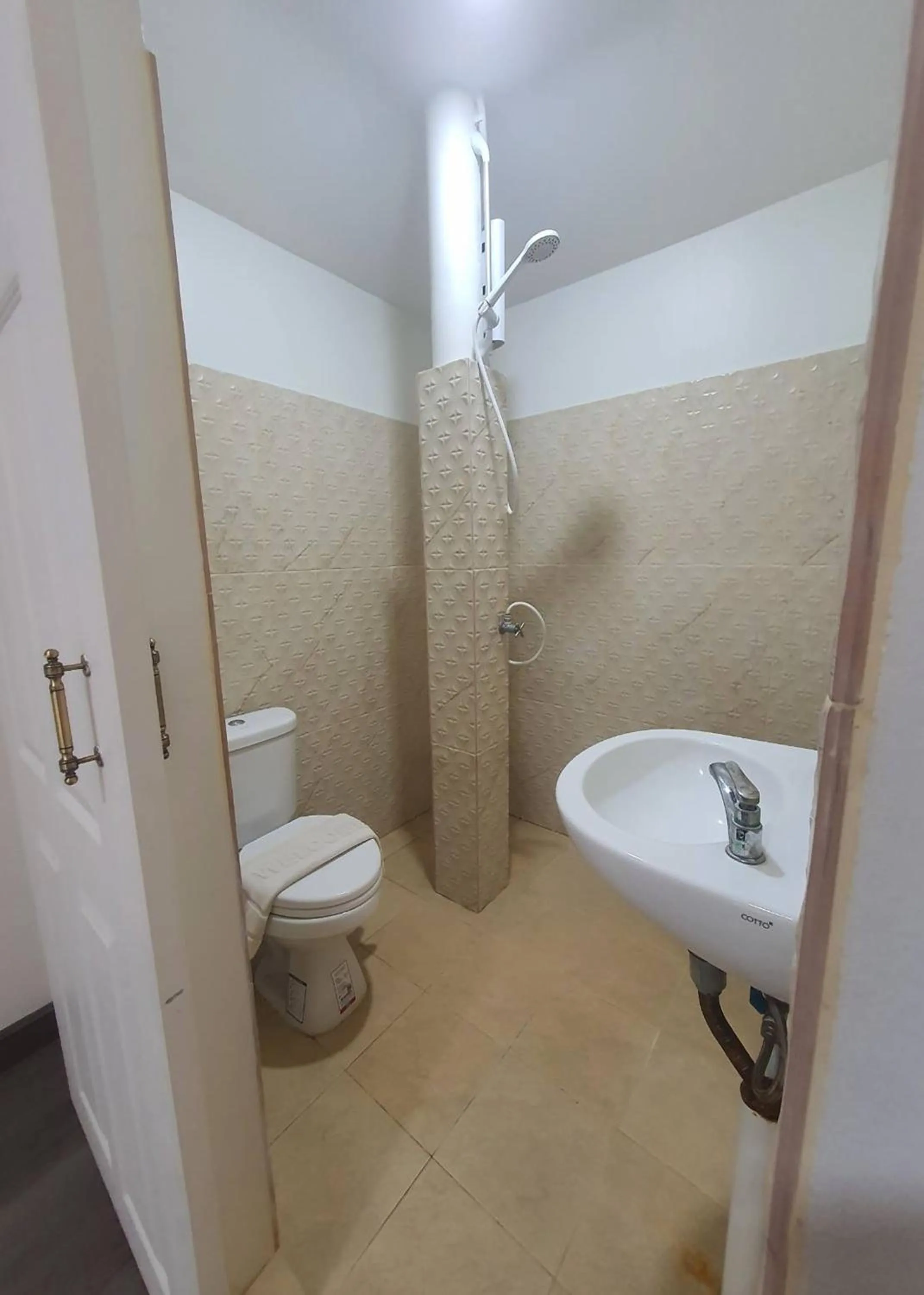 Bathroom in Aob-Oun Homestay