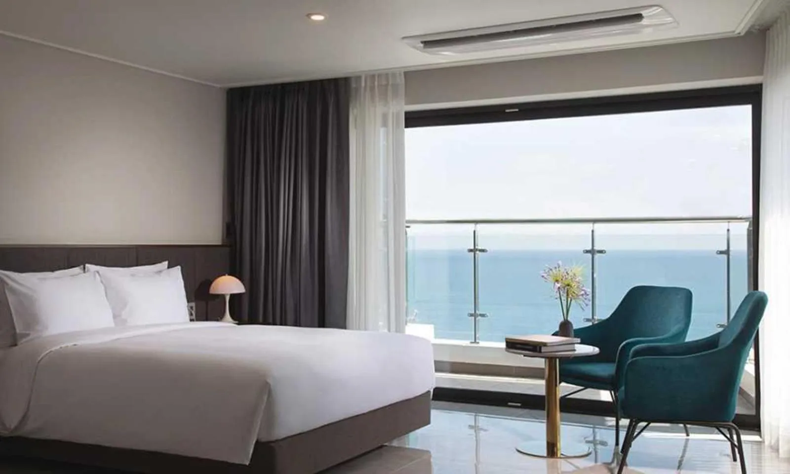 Bed in Busan Yeongmu Parade Hotel Haeundae Beach