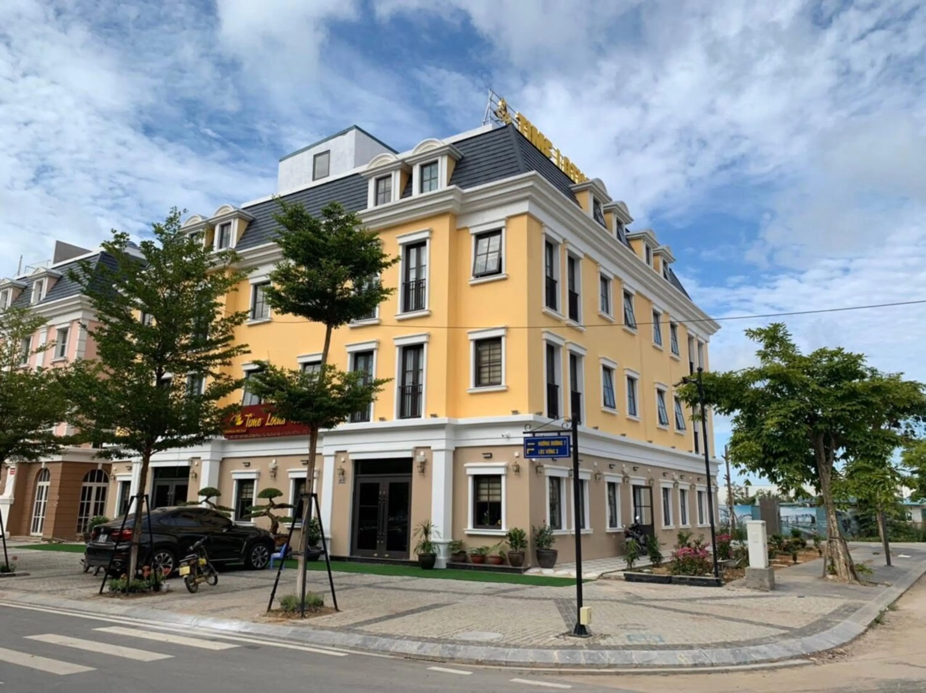 Property building in Khách sạn Time Lotus Hạ Long