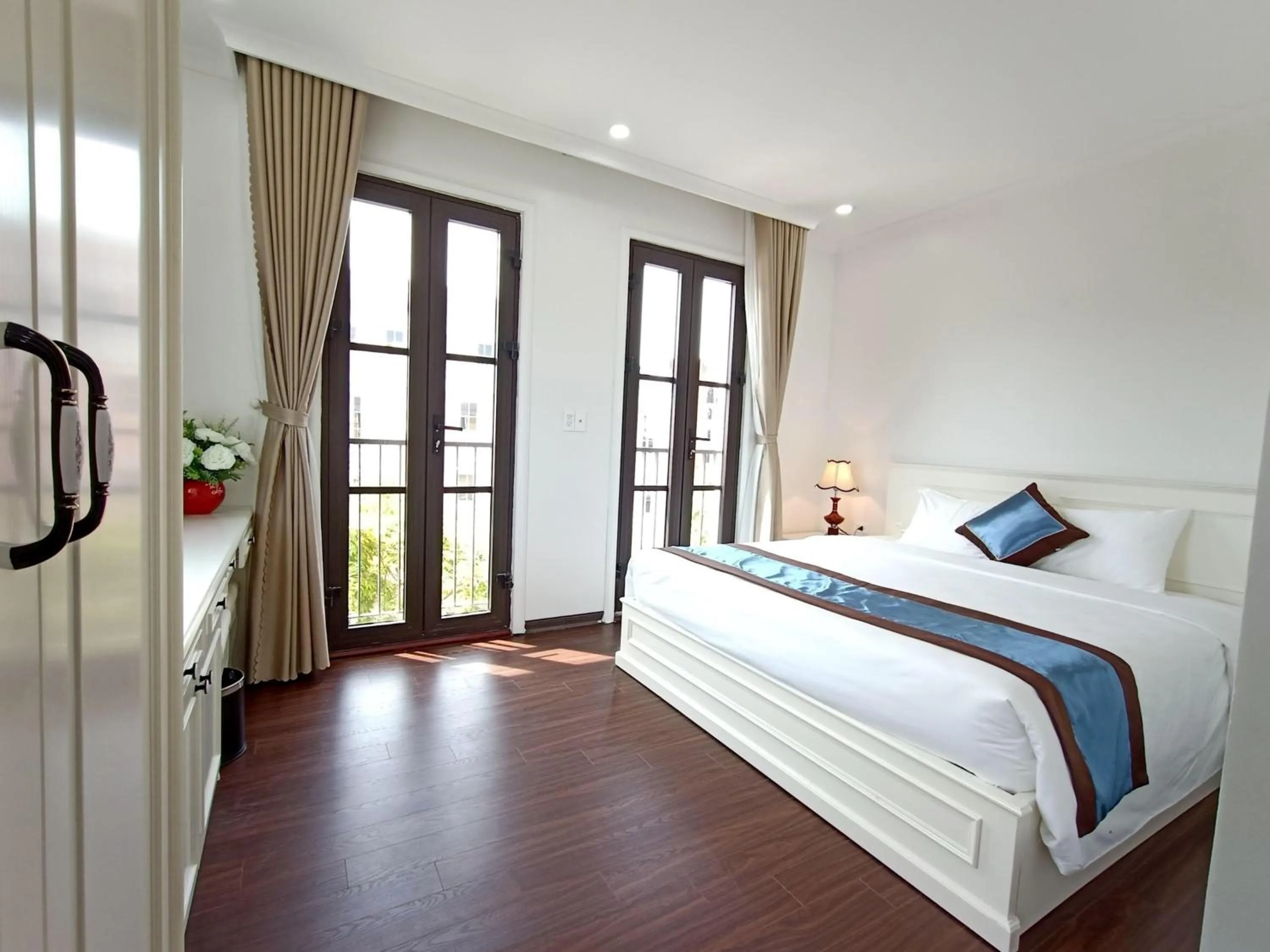 Photo of the whole room in Khách sạn Time Lotus Hạ Long