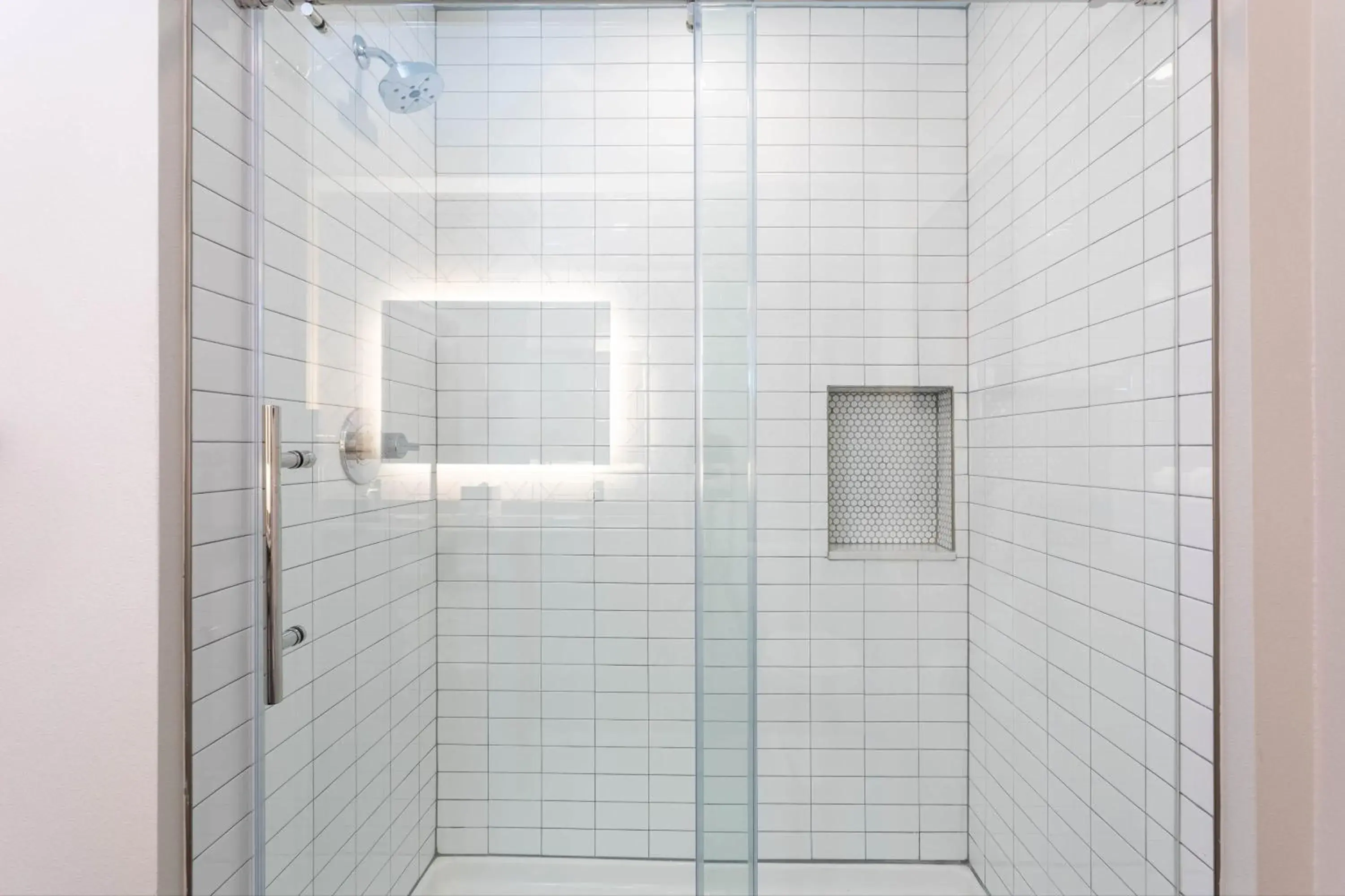 Deluxe King Room - Non-Smoking in TRYP by Wyndham Orlando Deluxe King Room - Non-Smoking in TRYP by Wyndham Orlando