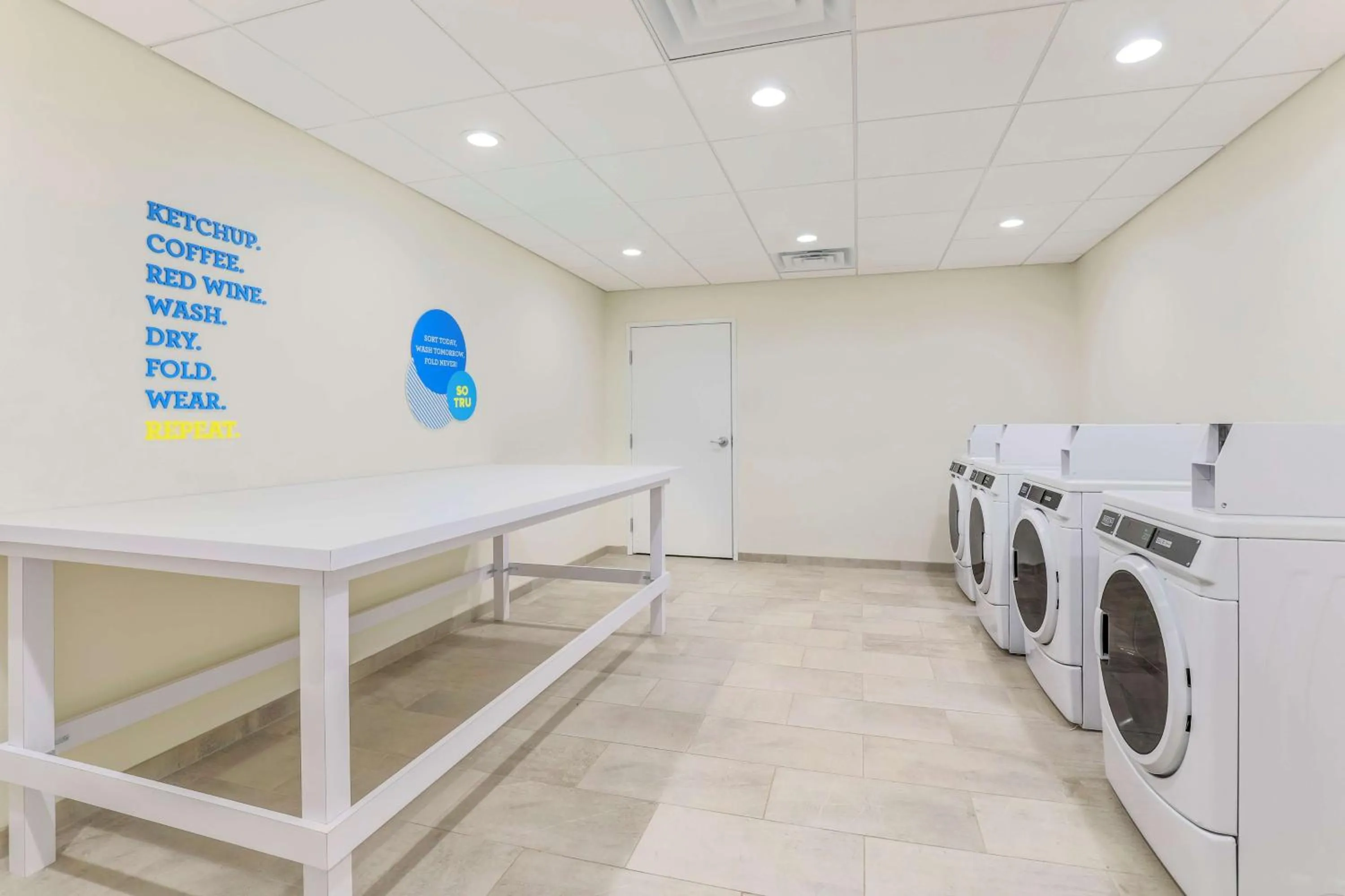 Property building in Tru By Hilton Dallas Market Center