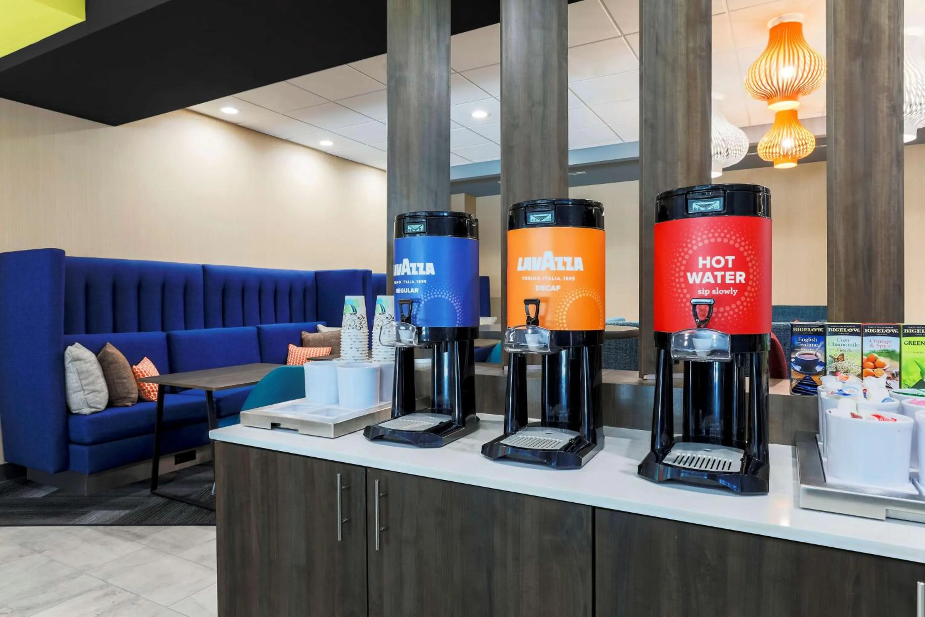 Dining area in Tru By Hilton Dallas Market Center