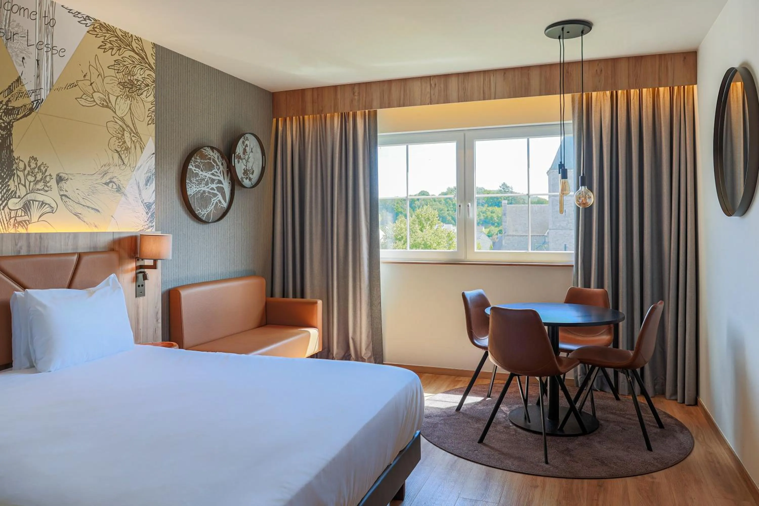 Photo of the whole room, Bed in Mercure Han-sur-Lesse