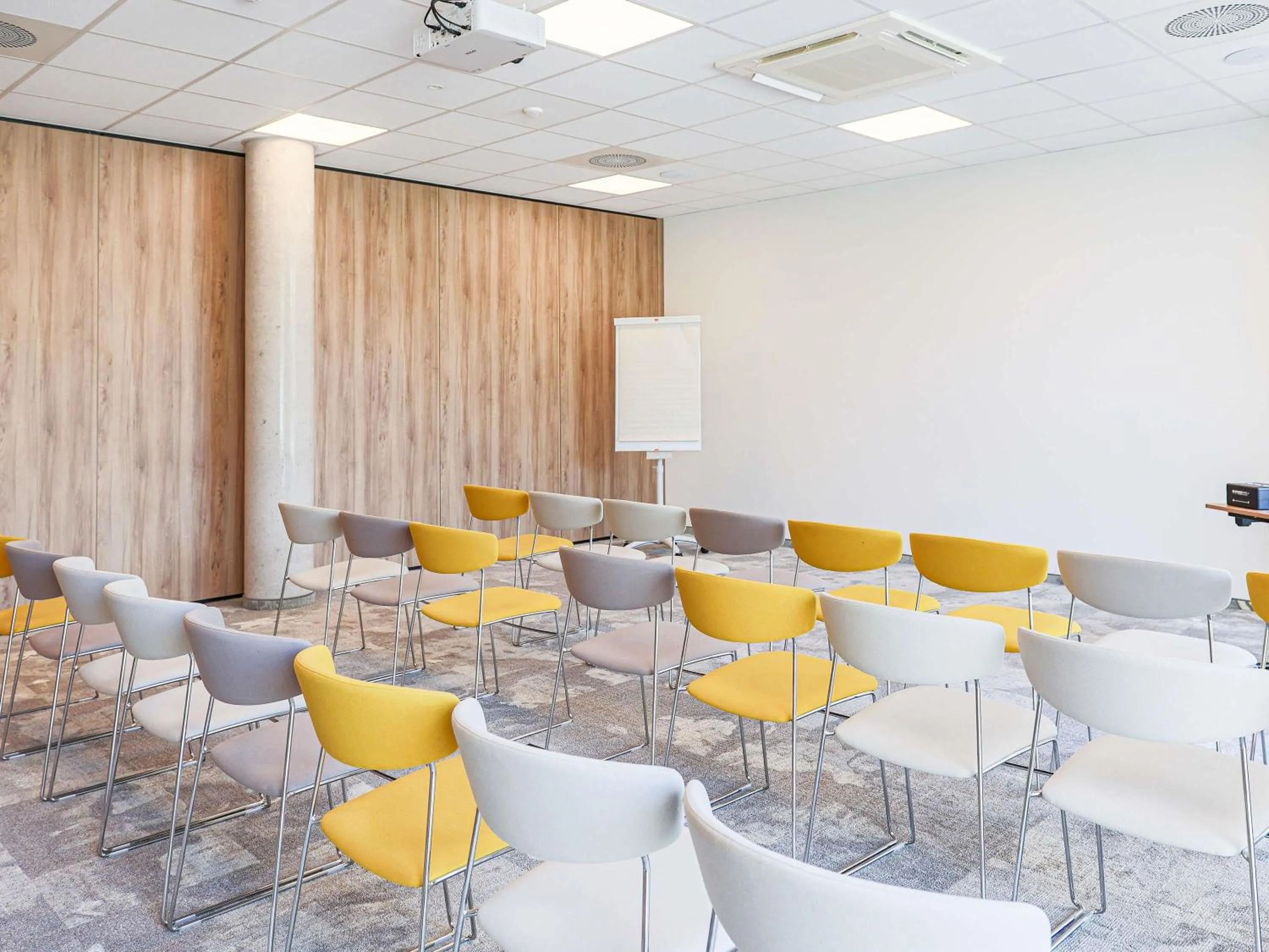 Meeting/conference room in Mercure Han-sur-Lesse