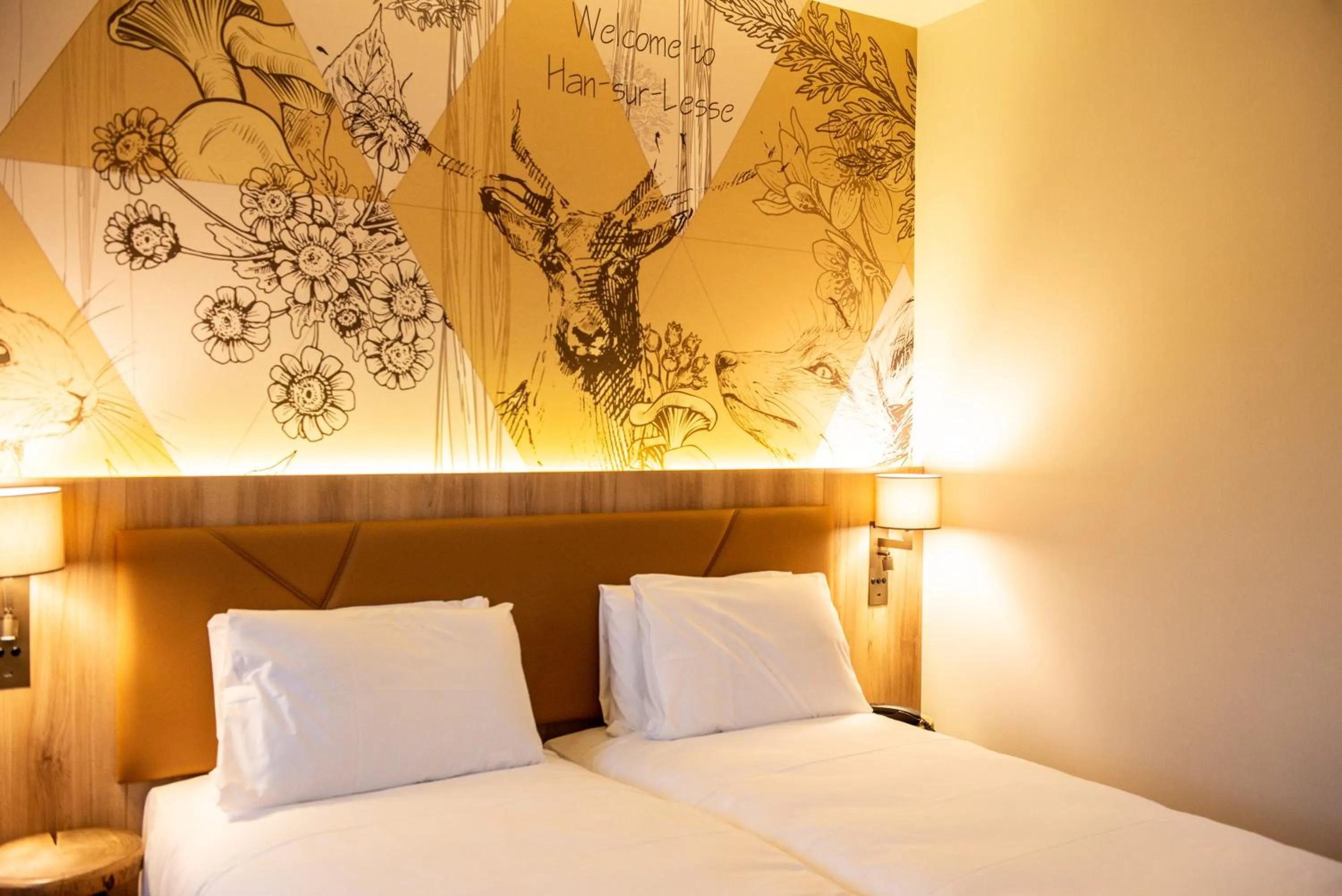 Bed in Mercure Han-sur-Lesse