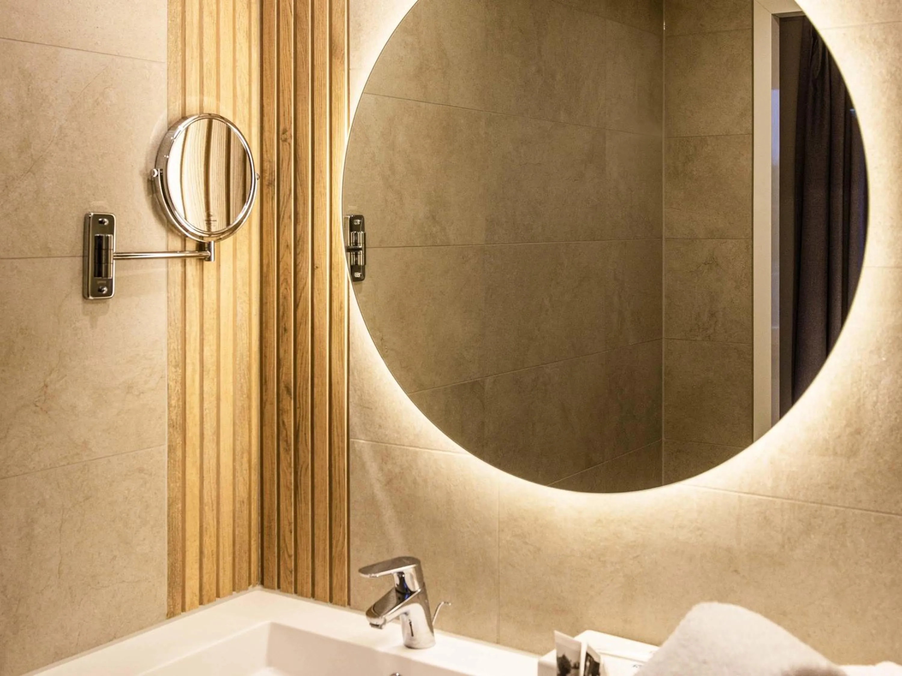 Bedroom in Mercure Han-sur-Lesse