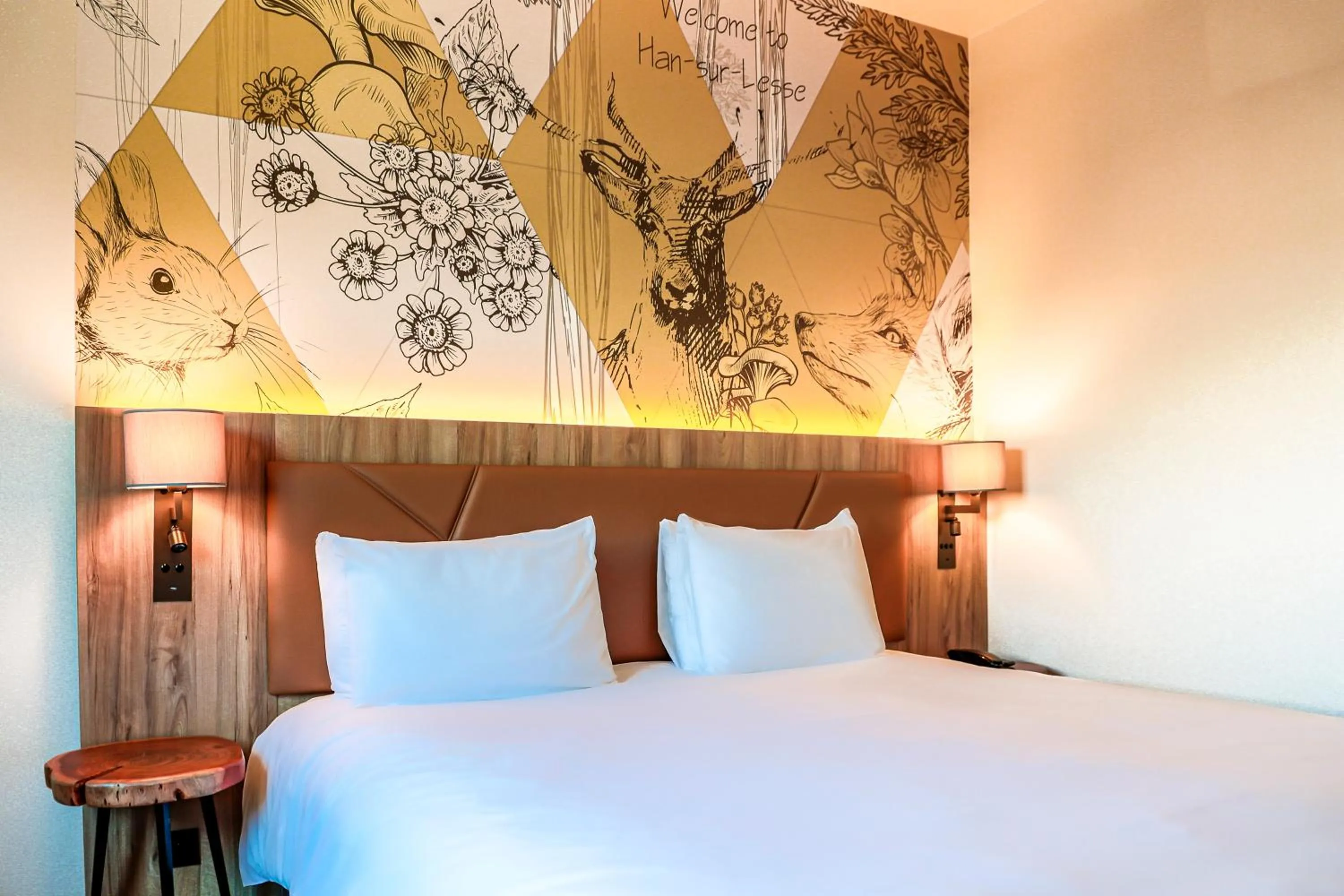 Bed in Mercure Han-sur-Lesse