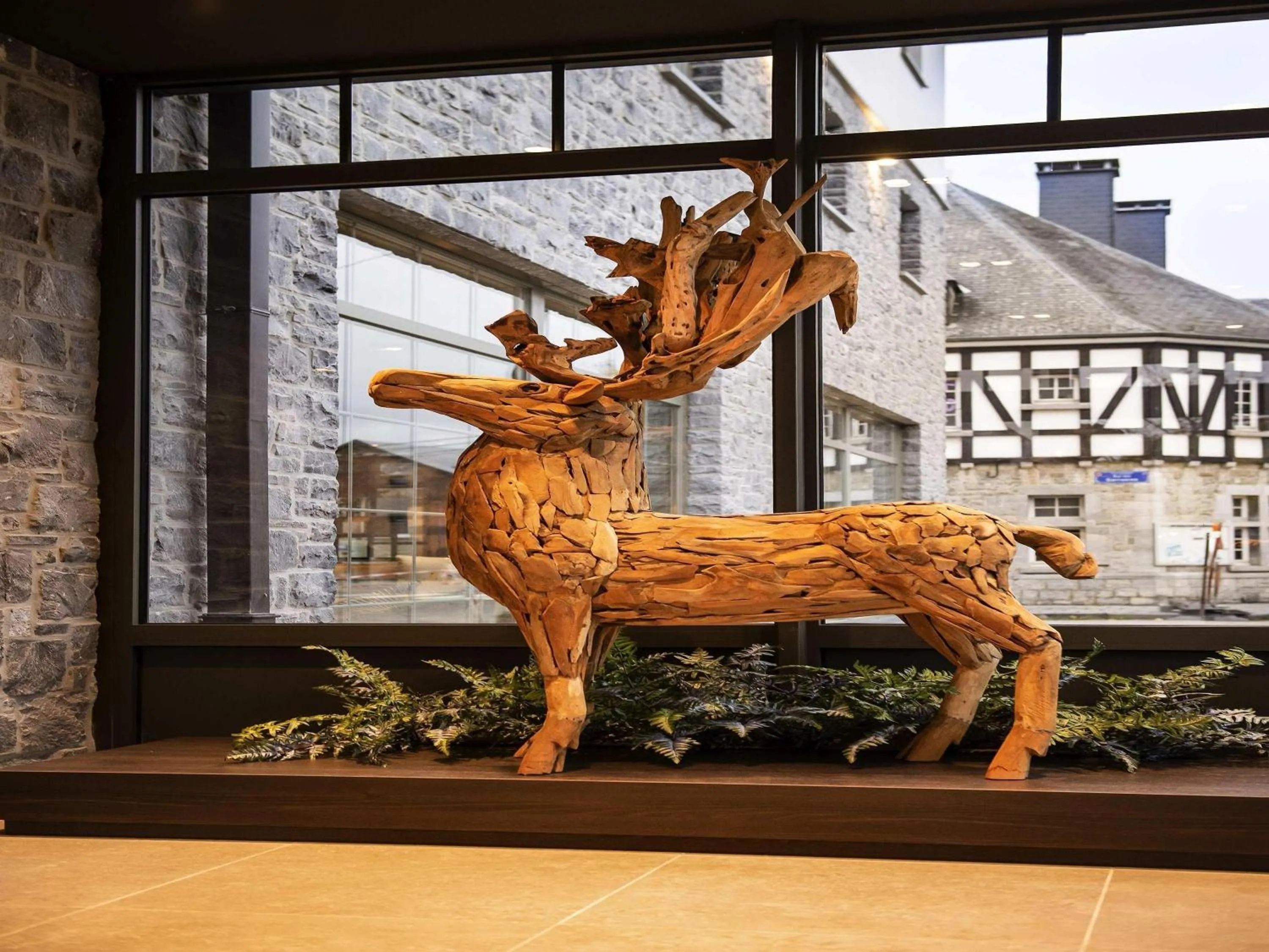 Lounge or bar in Mercure Han-sur-Lesse