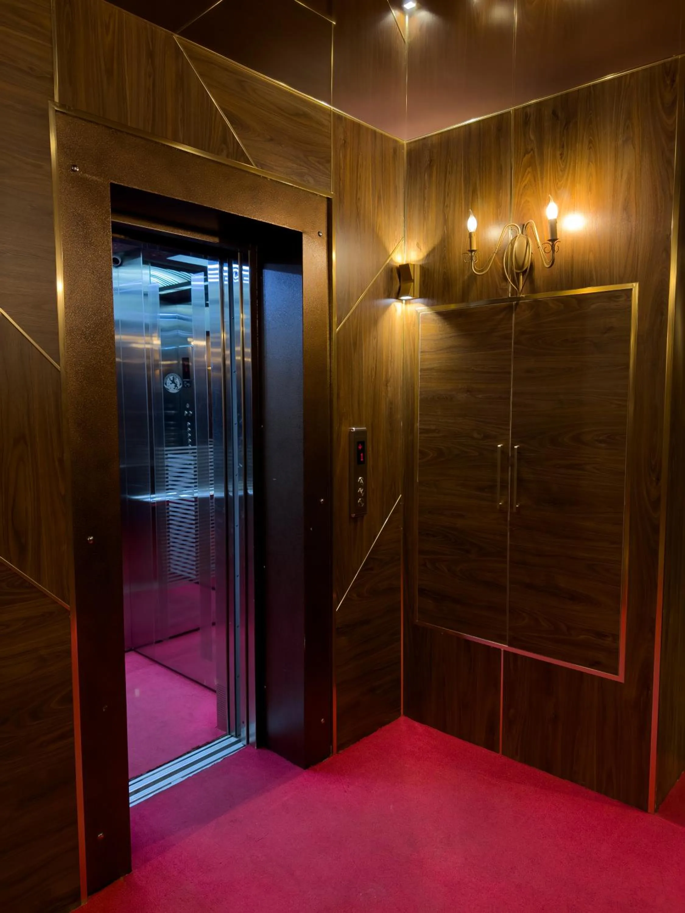 elevator in Casablanca Apart Hotel