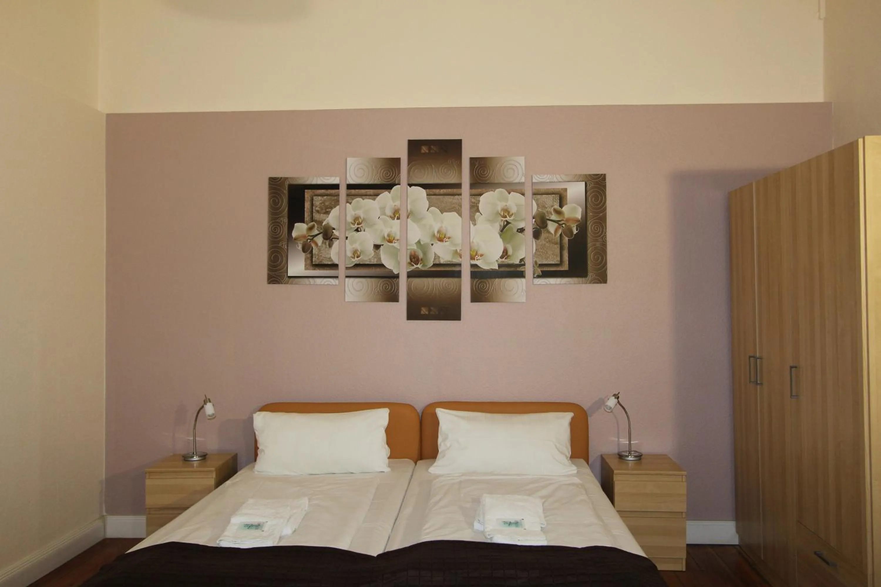 Photo of the whole room, Bed in Hotel Elegia am Kurfürstendamm