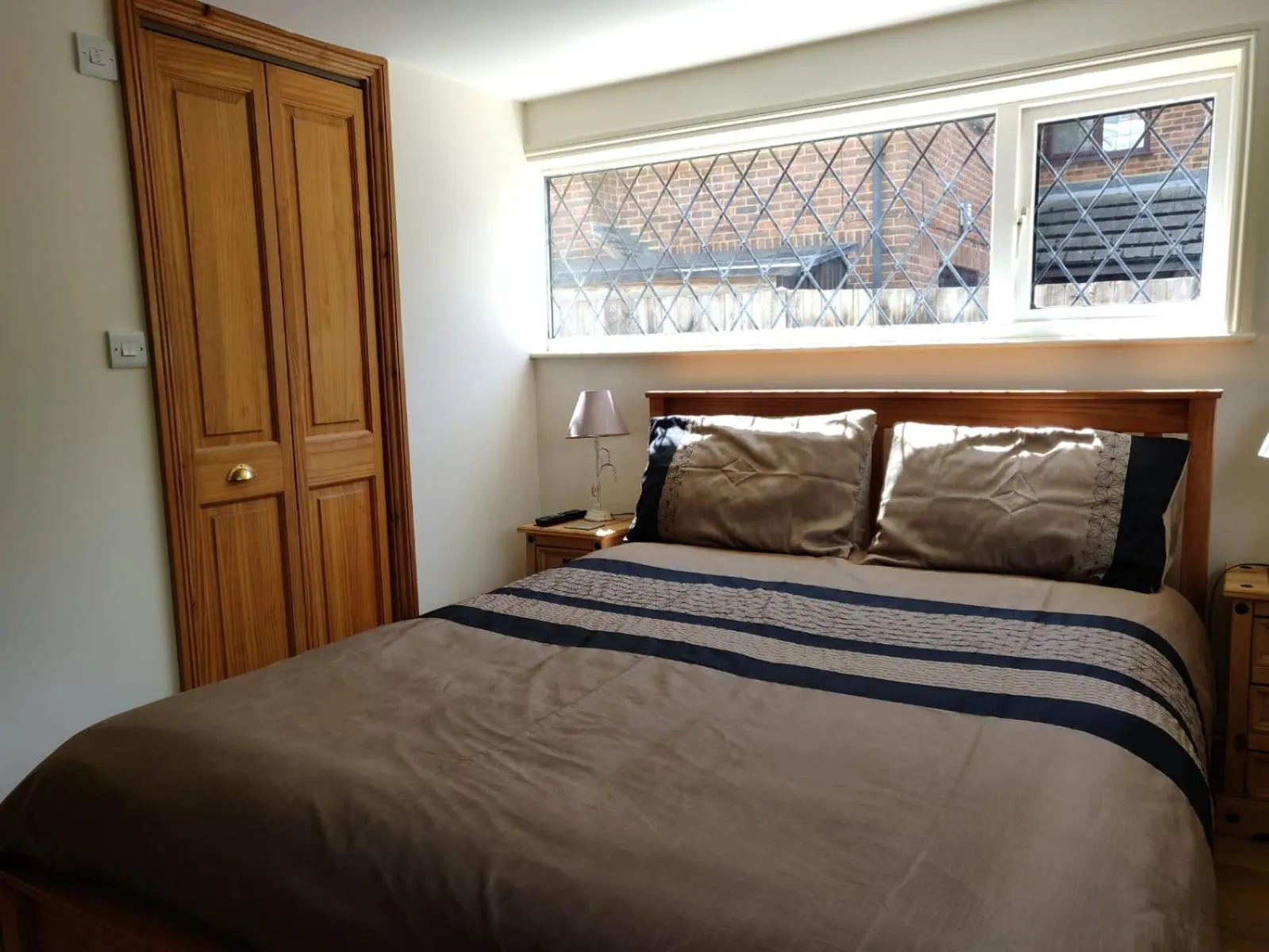 Bed in Whitehouse Cottage - Great Paxton