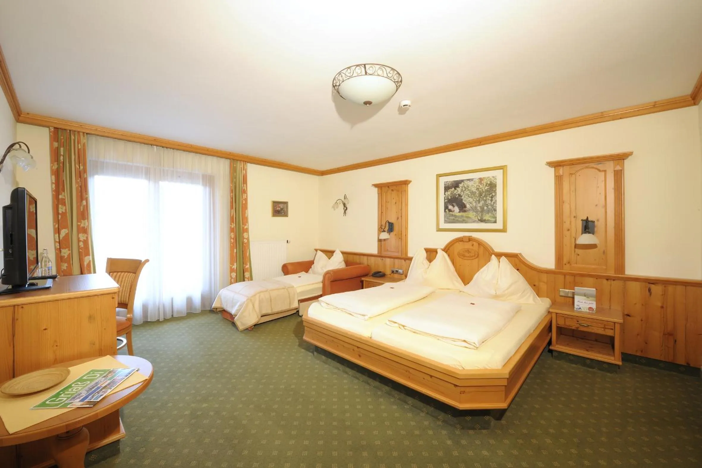 Photo of the whole room, Bed in Hotel Garni Alpenland