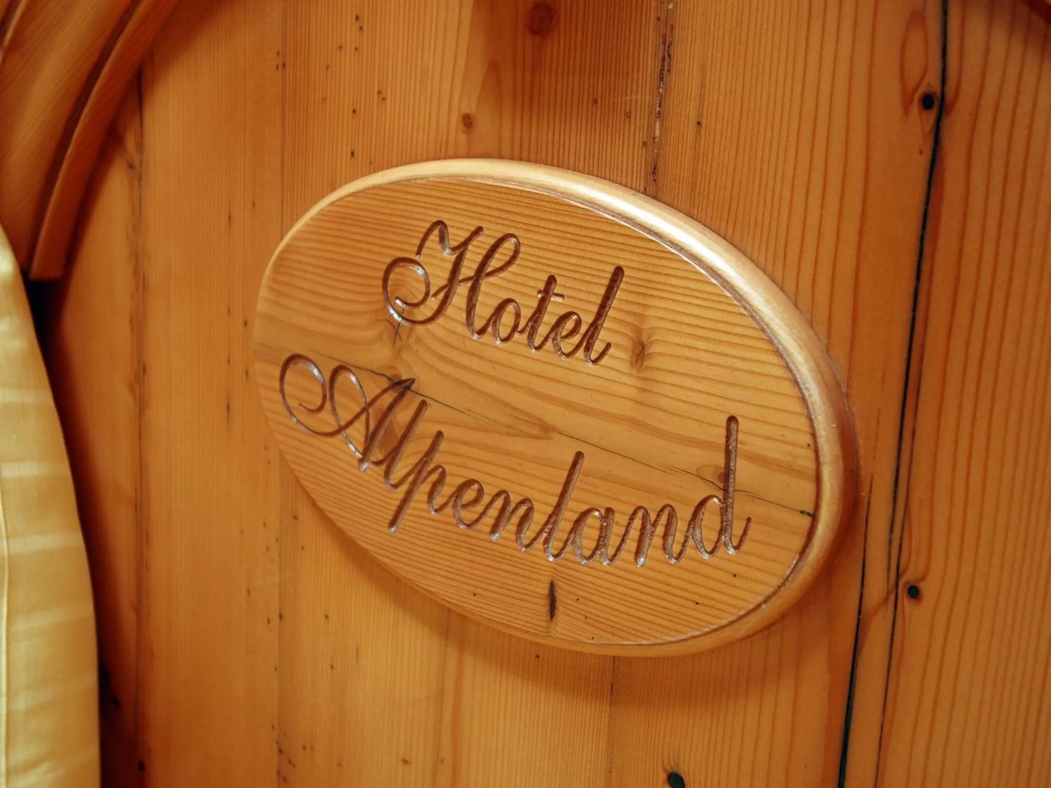 Bed in Hotel Garni Alpenland