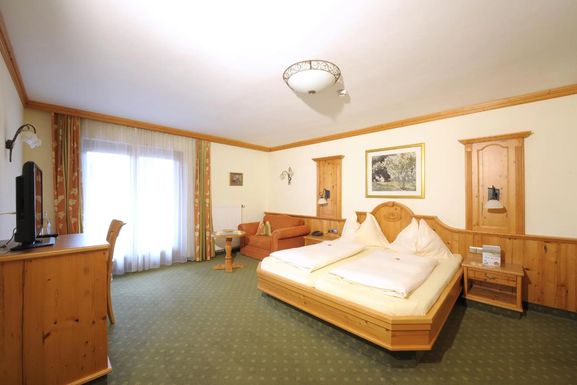 Photo of the whole room, Bed in Hotel Garni Alpenland