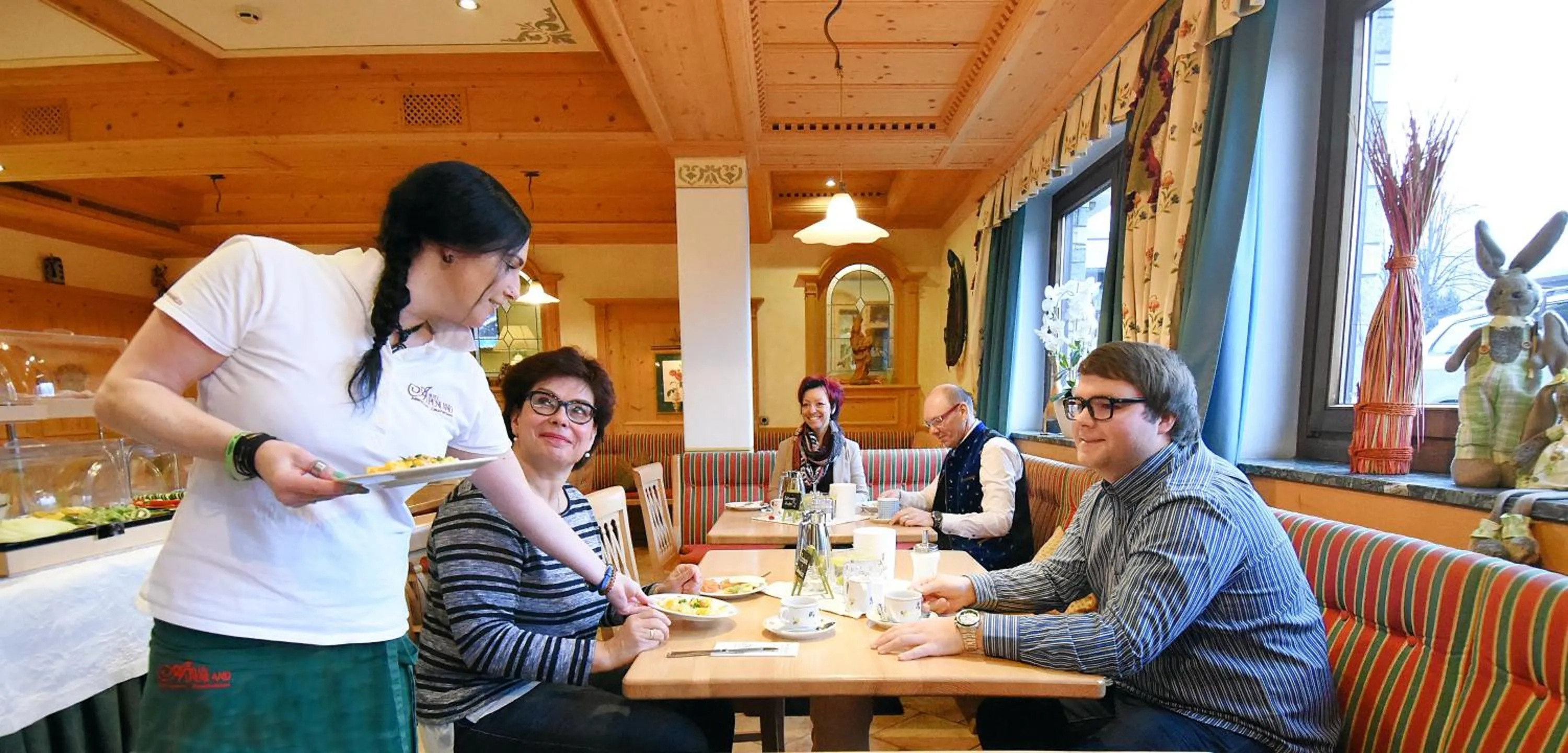 Buffet breakfast in Hotel Garni Alpenland