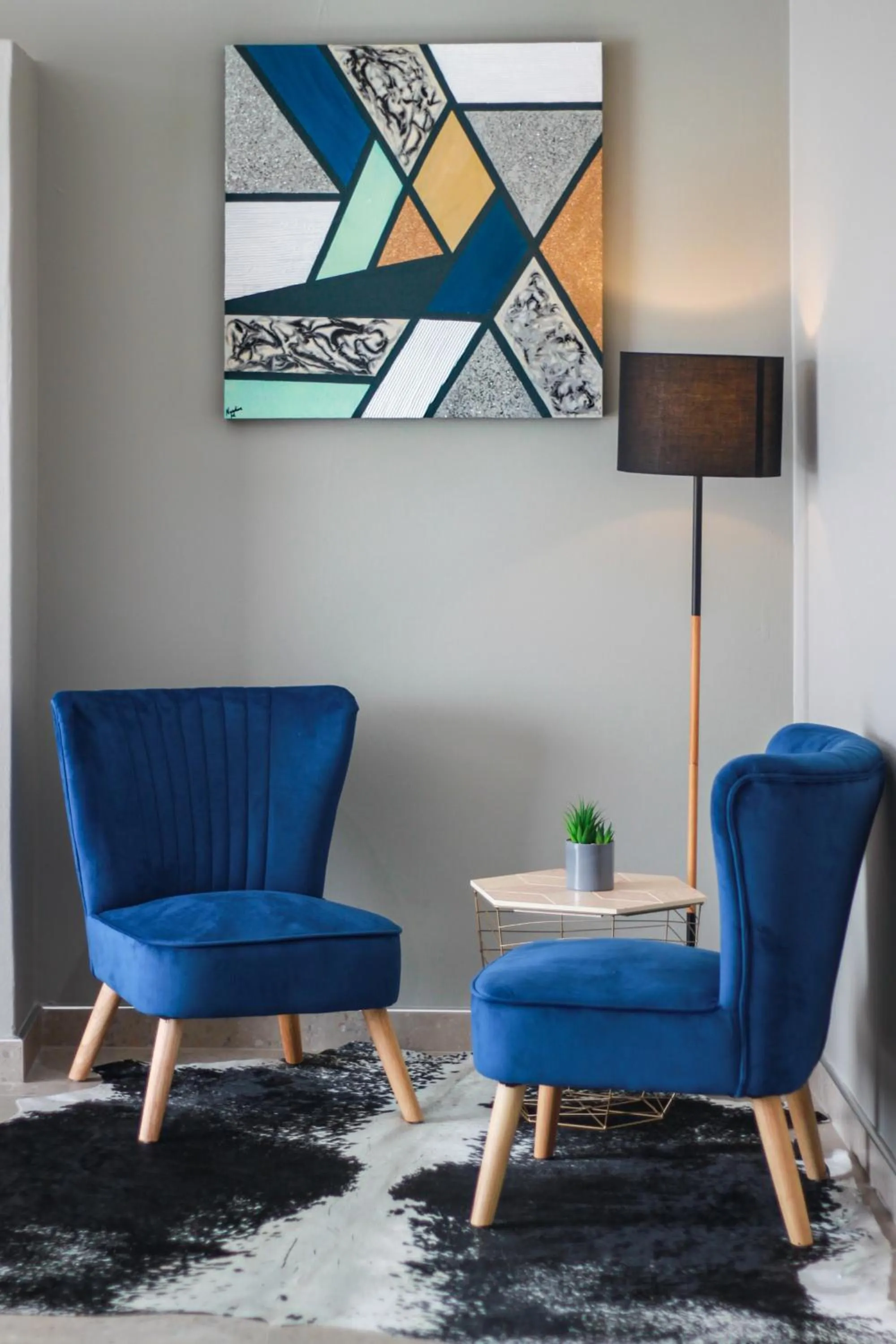 Seating area in The Cato Suites Hotel