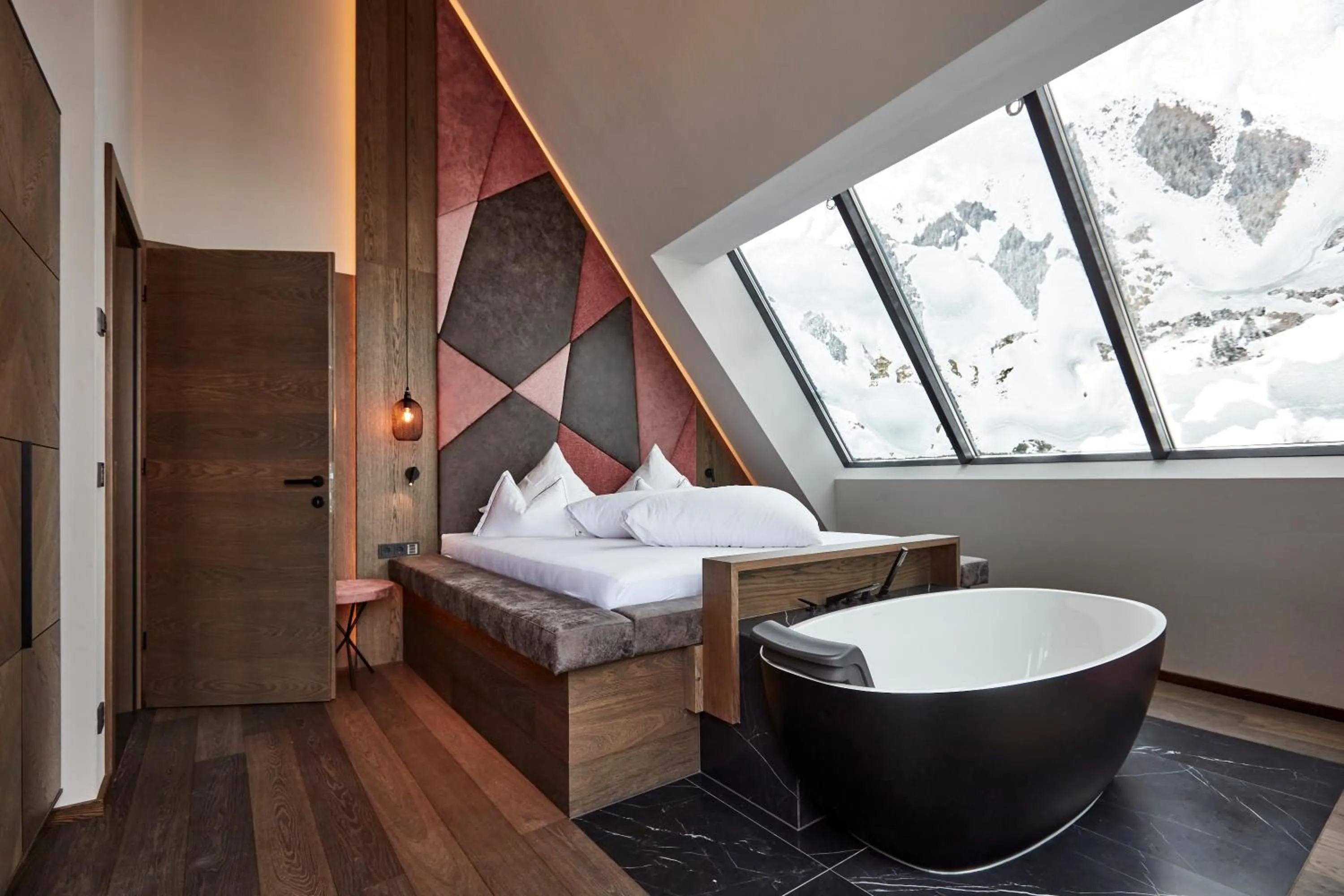 Bedroom, Bed in Hotel Alpina