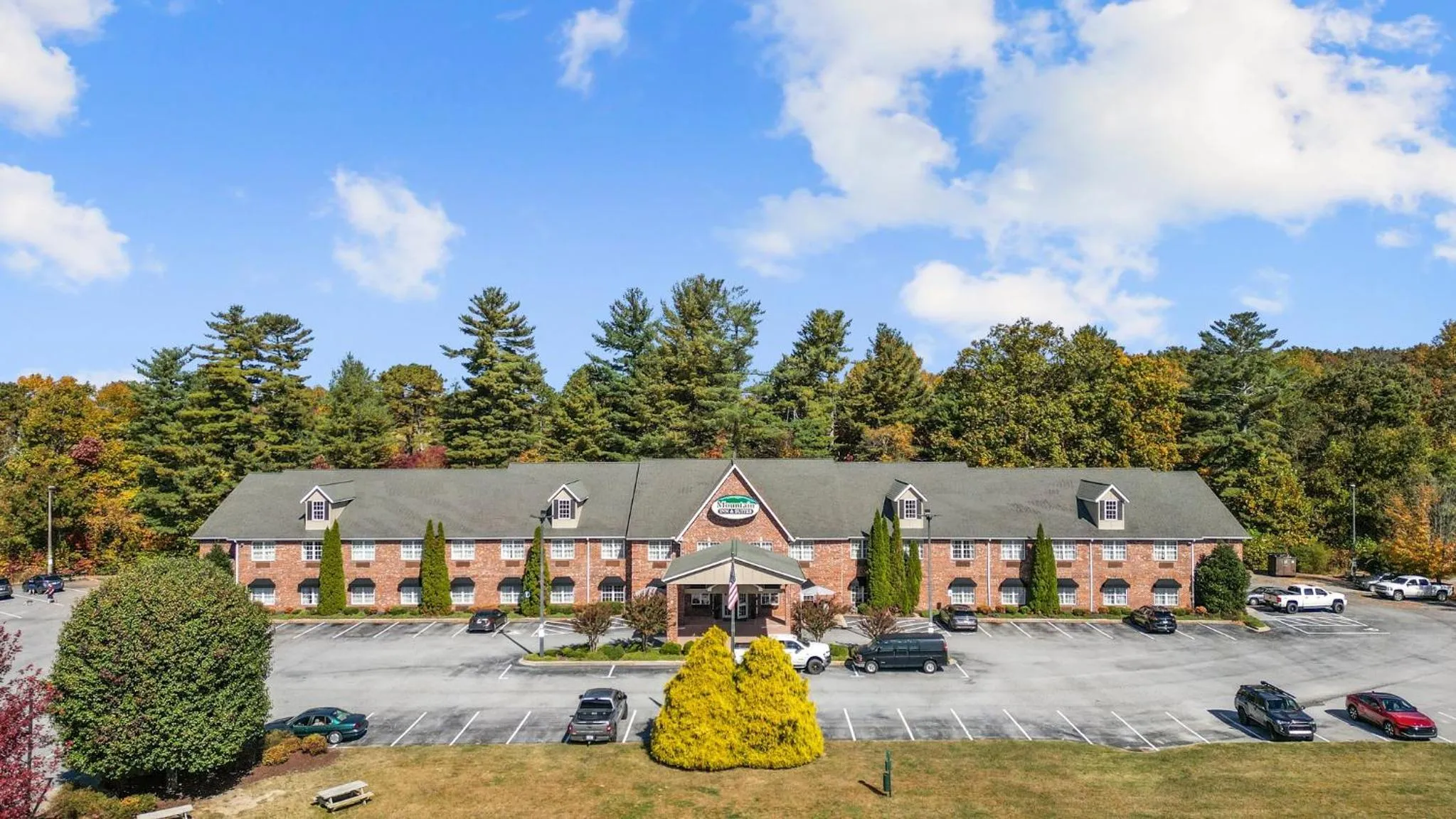 Mountain Inn & Suites Flat Rock