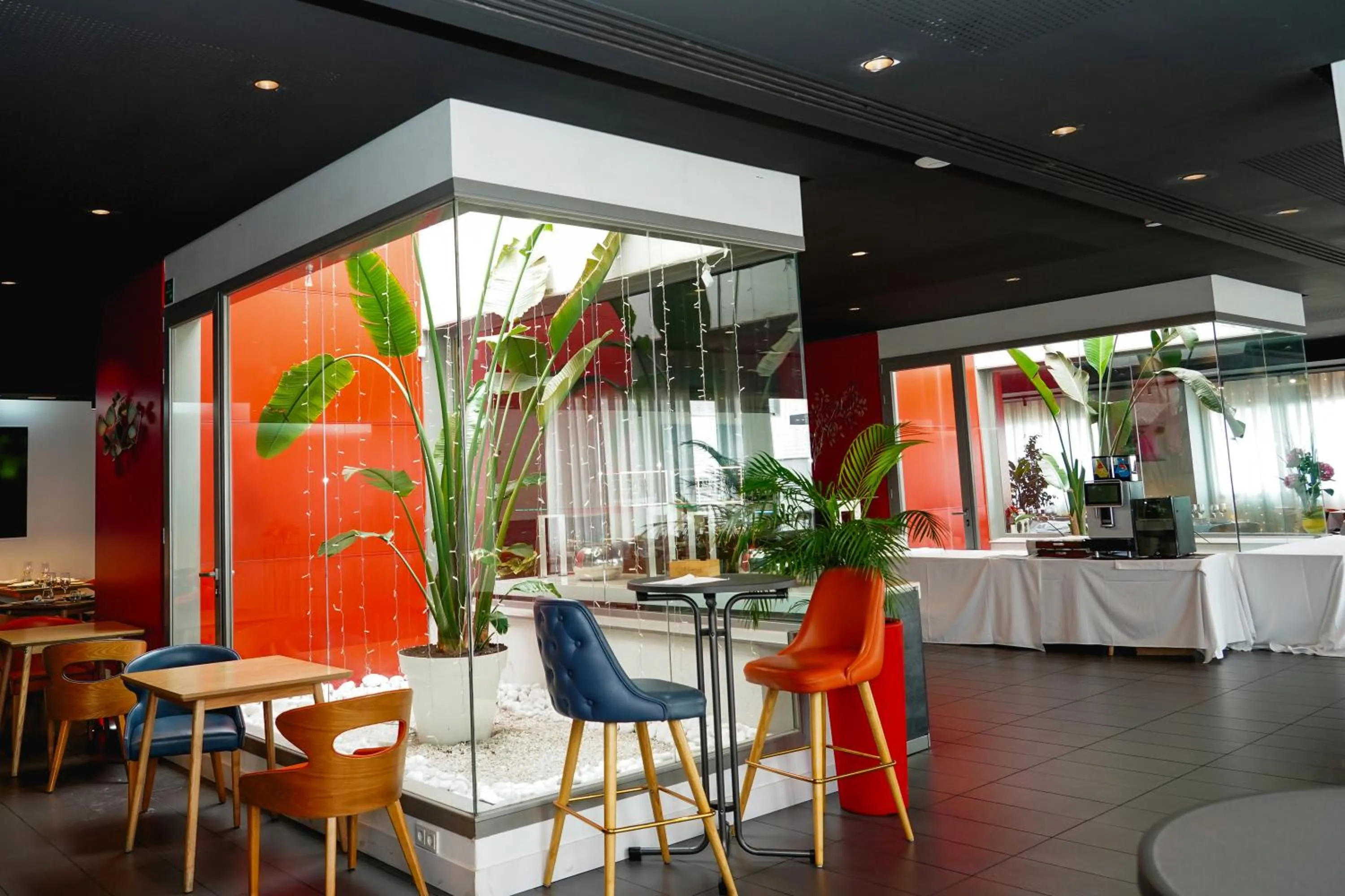 Restaurant/places to eat in Hotel Villa Odon