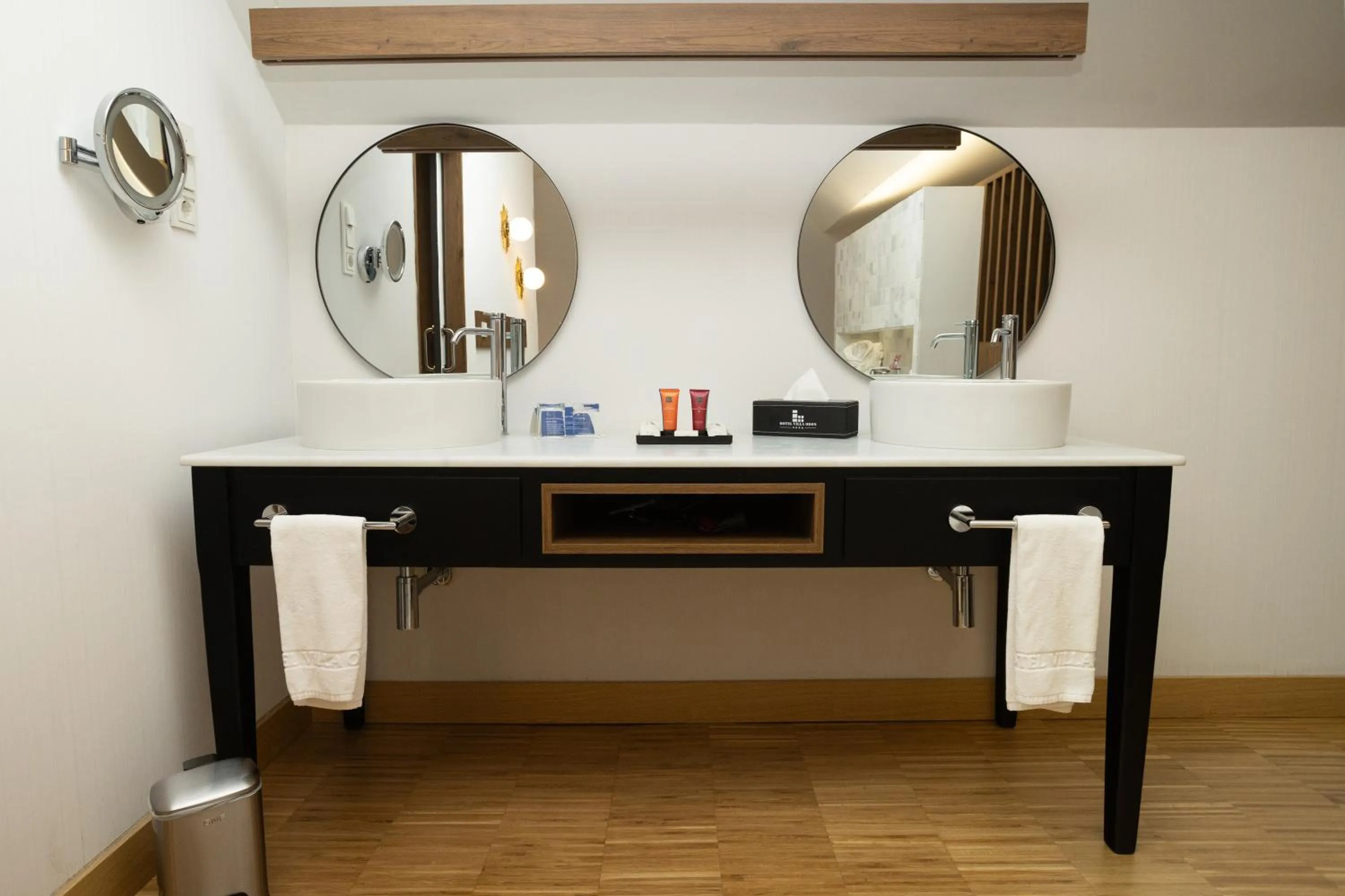 Bathroom in Hotel Villa Odon