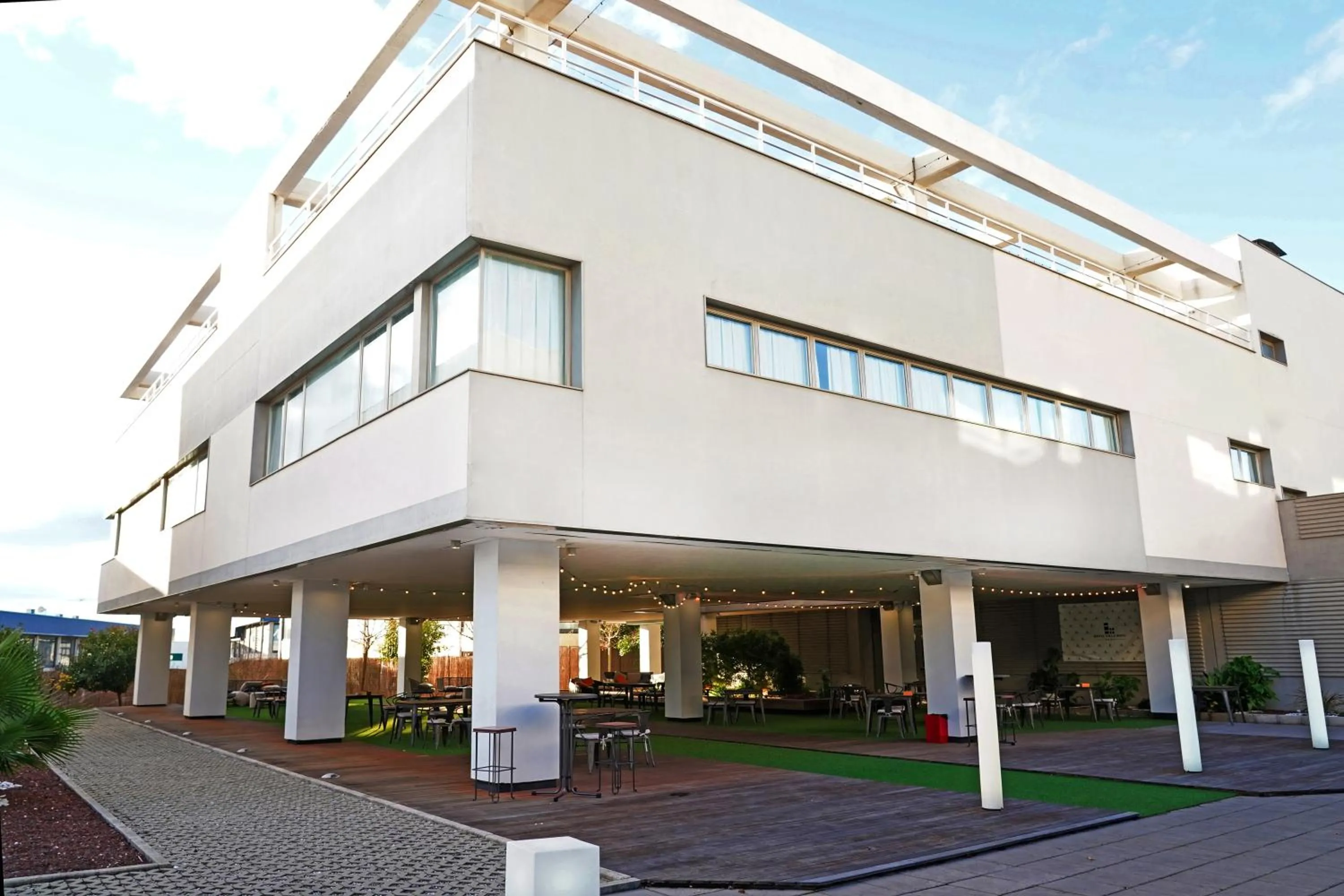 Property building in Hotel Villa Odon