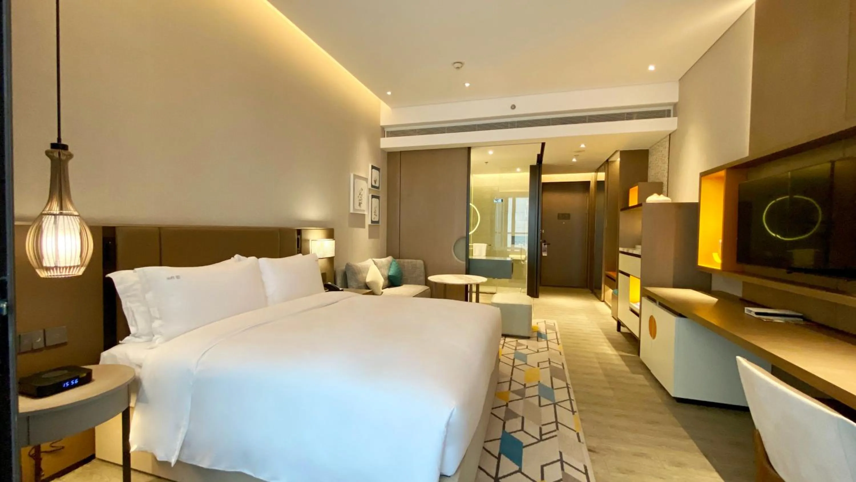 Photo of the whole room, Bed in Holiday Inn Resort Maoshan Hot-Spring by IHG