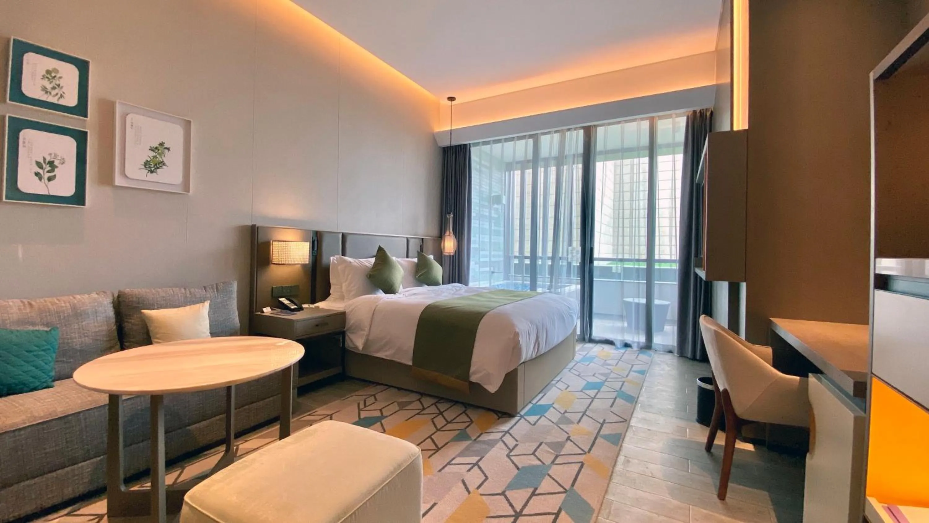 Photo of the whole room, Bed in Holiday Inn Resort Maoshan Hot-Spring by IHG