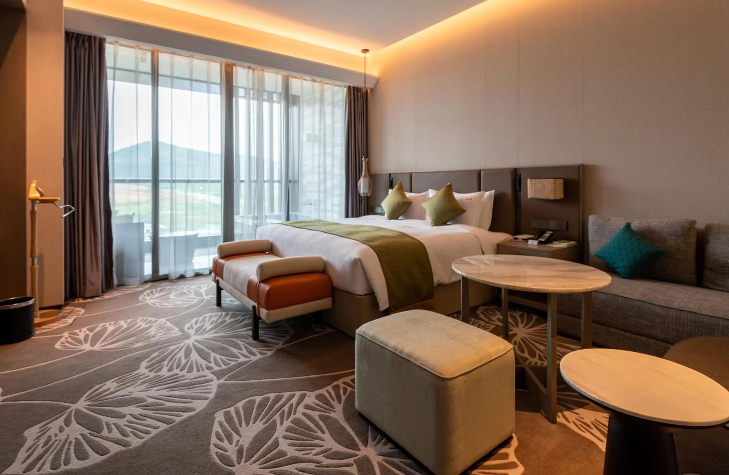 Photo of the whole room, Bed in Holiday Inn Resort Maoshan Hot-Spring by IHG