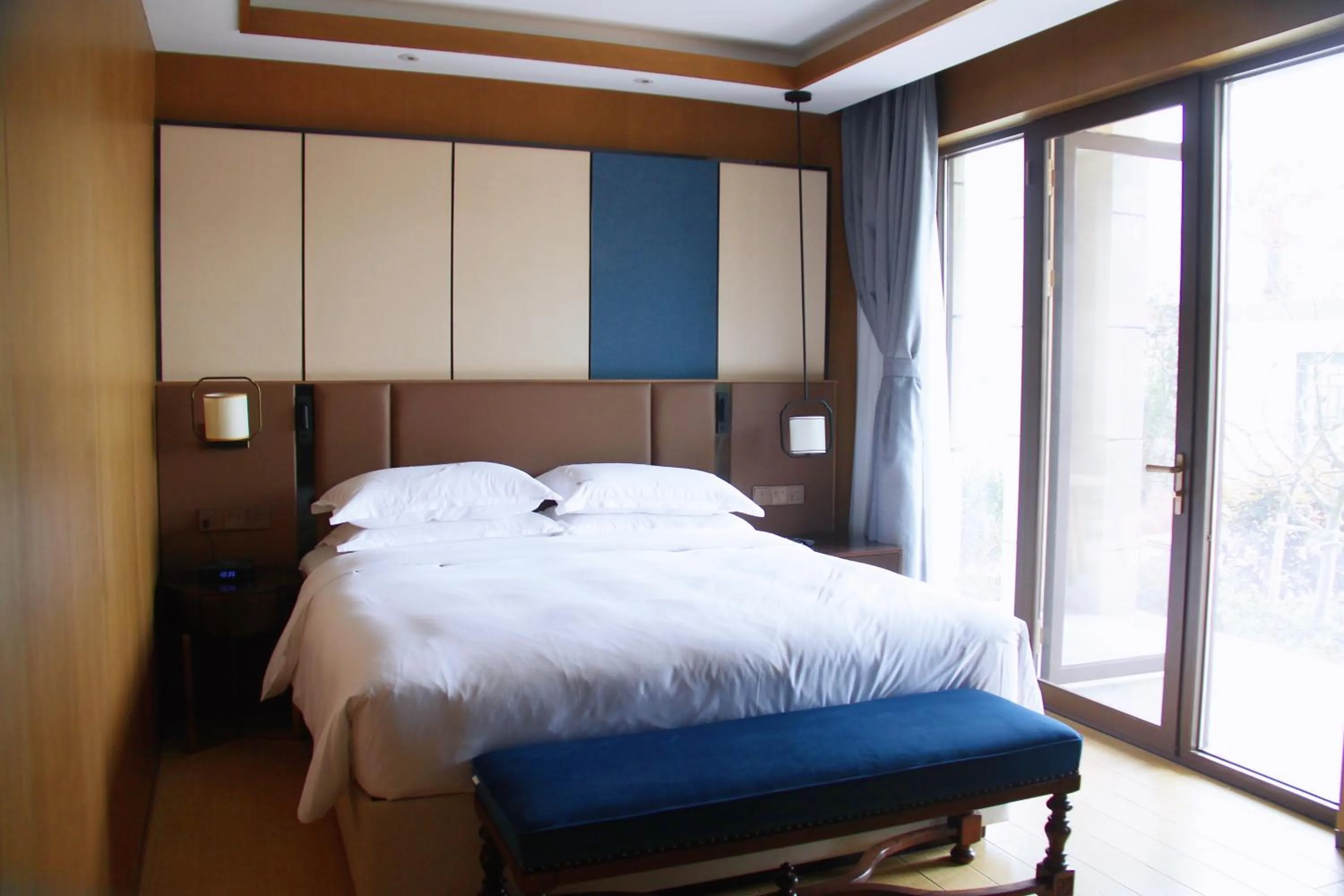 Bed in Holiday Inn Resort Maoshan Hot-Spring by IHG