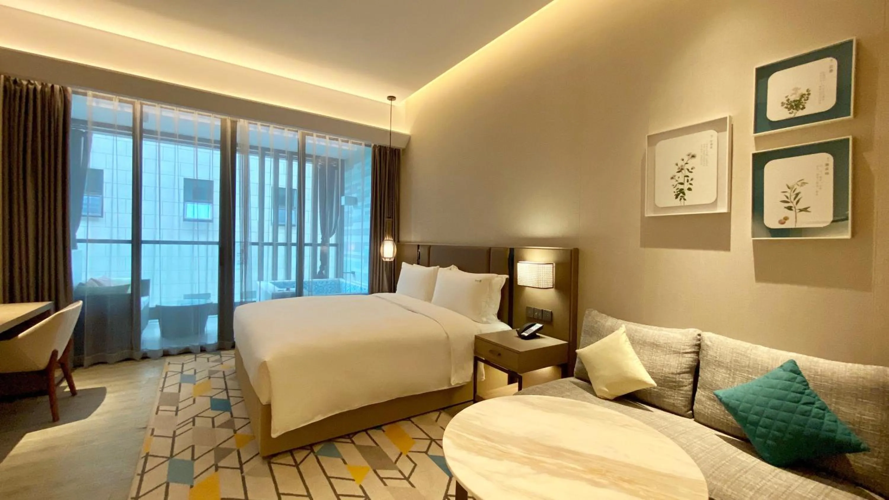 Photo of the whole room, Bed in Holiday Inn Resort Maoshan Hot-Spring by IHG