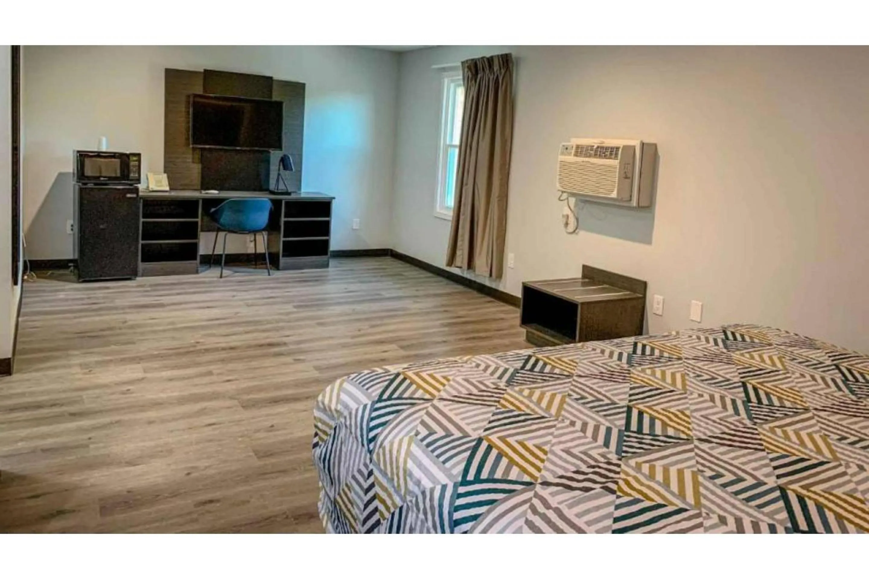 Bedroom, Bed in Motel 6 Rockford, Il