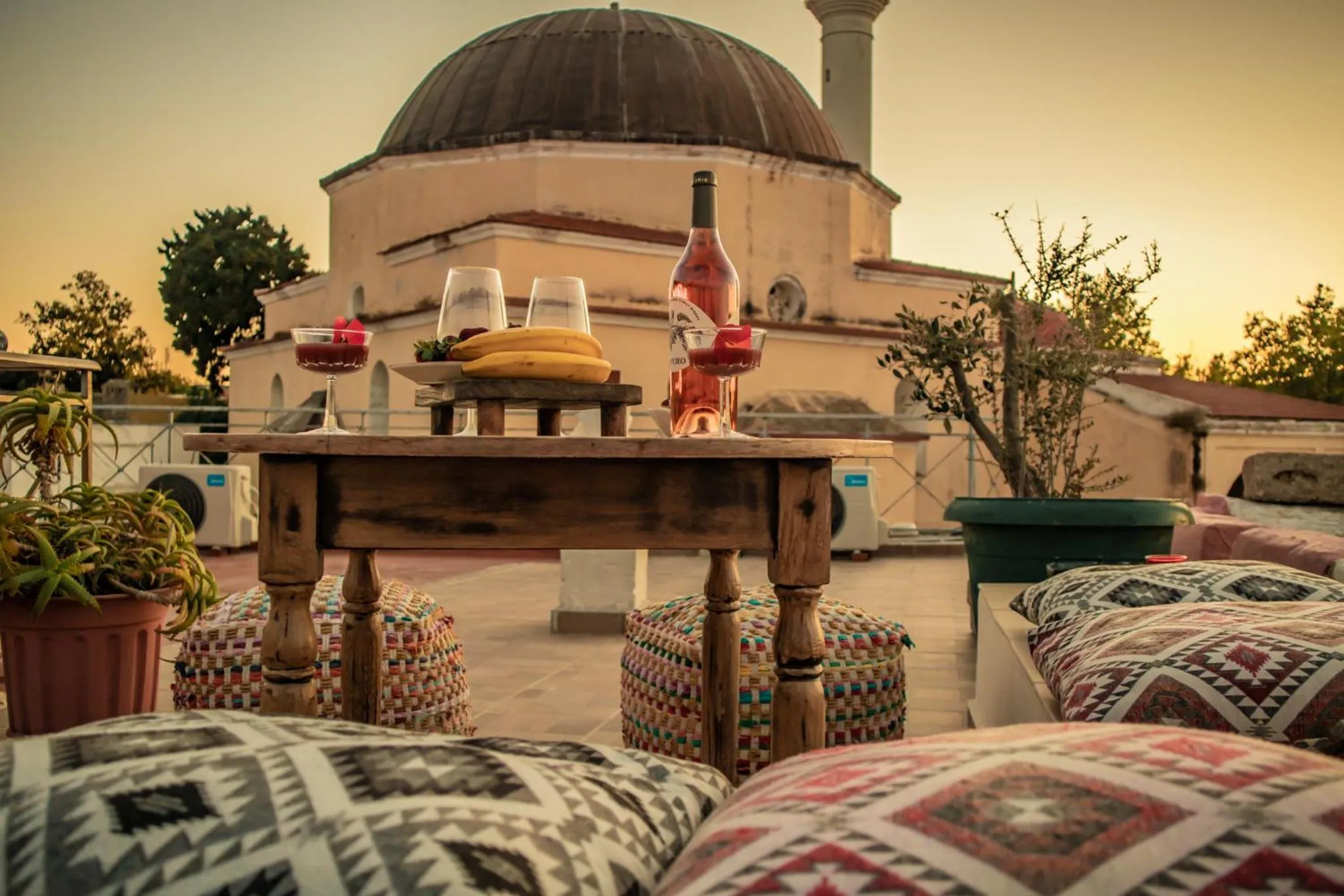 Restaurant/places to eat in DECAN Concept Boutique Estate