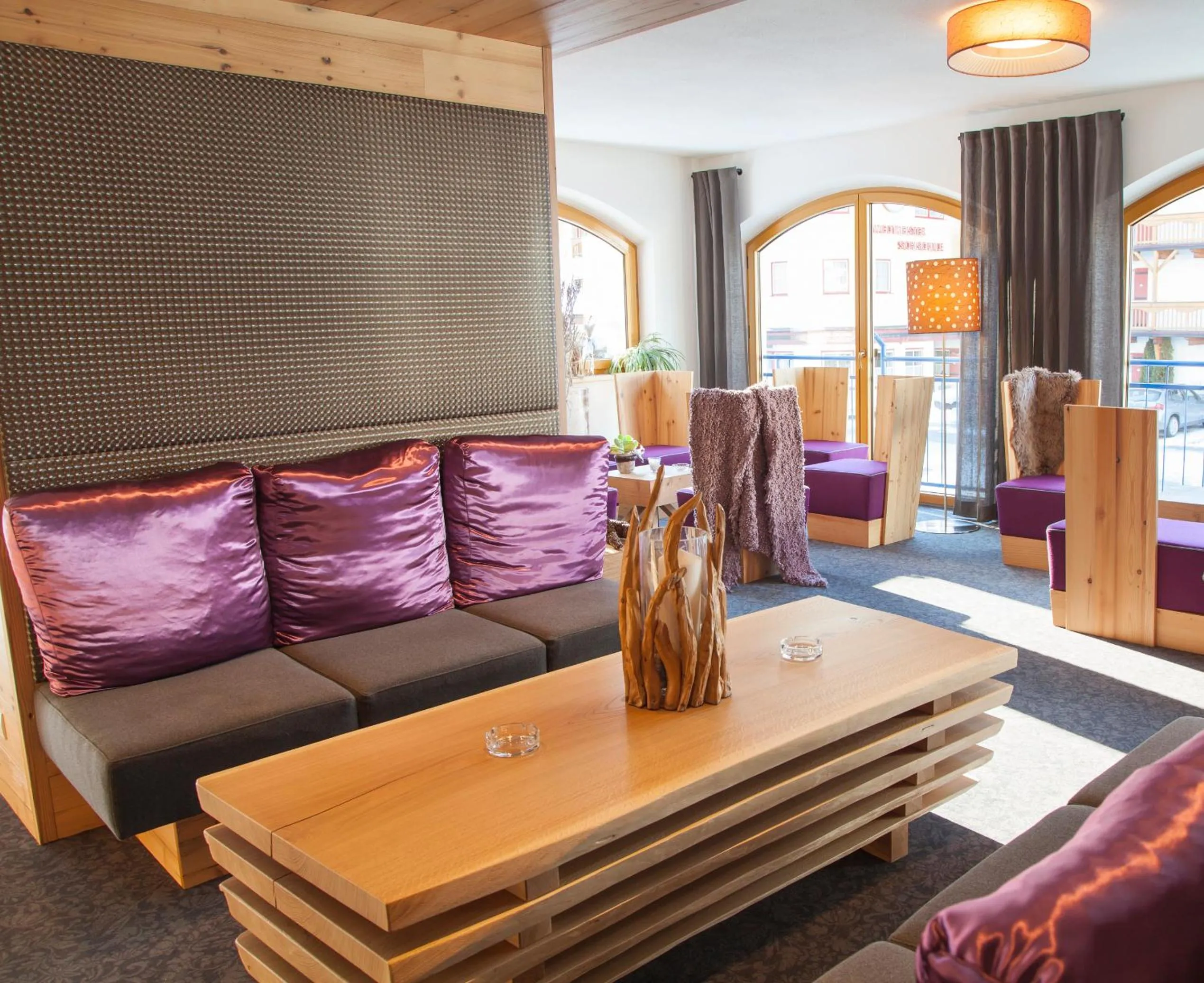 Lounge or bar in Hotel Enzian by Alpeffect Hotels