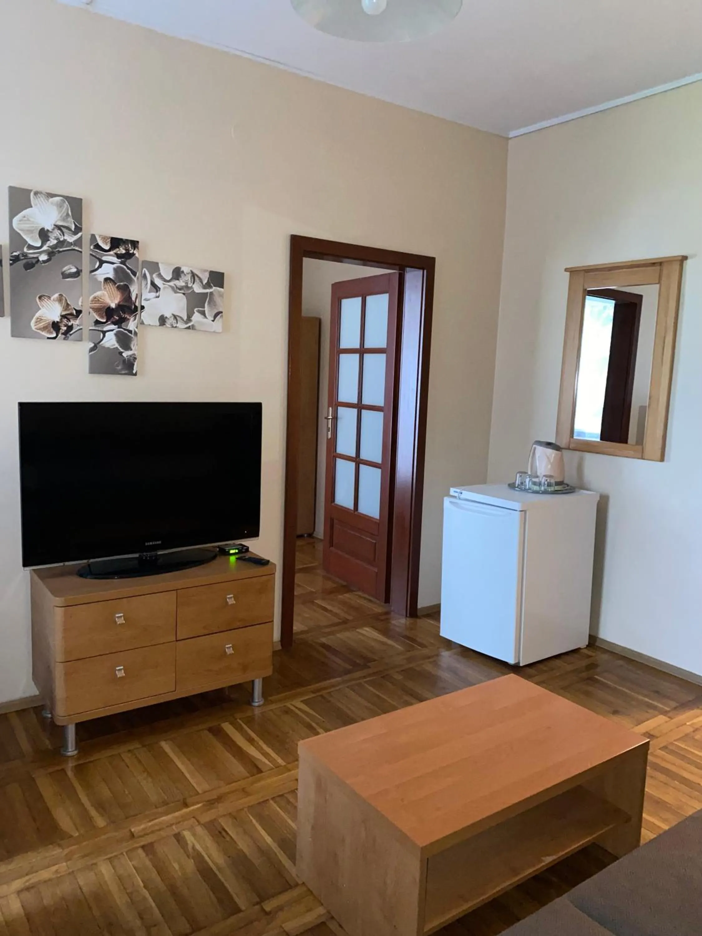 TV and multimedia in Zajazd Kadar