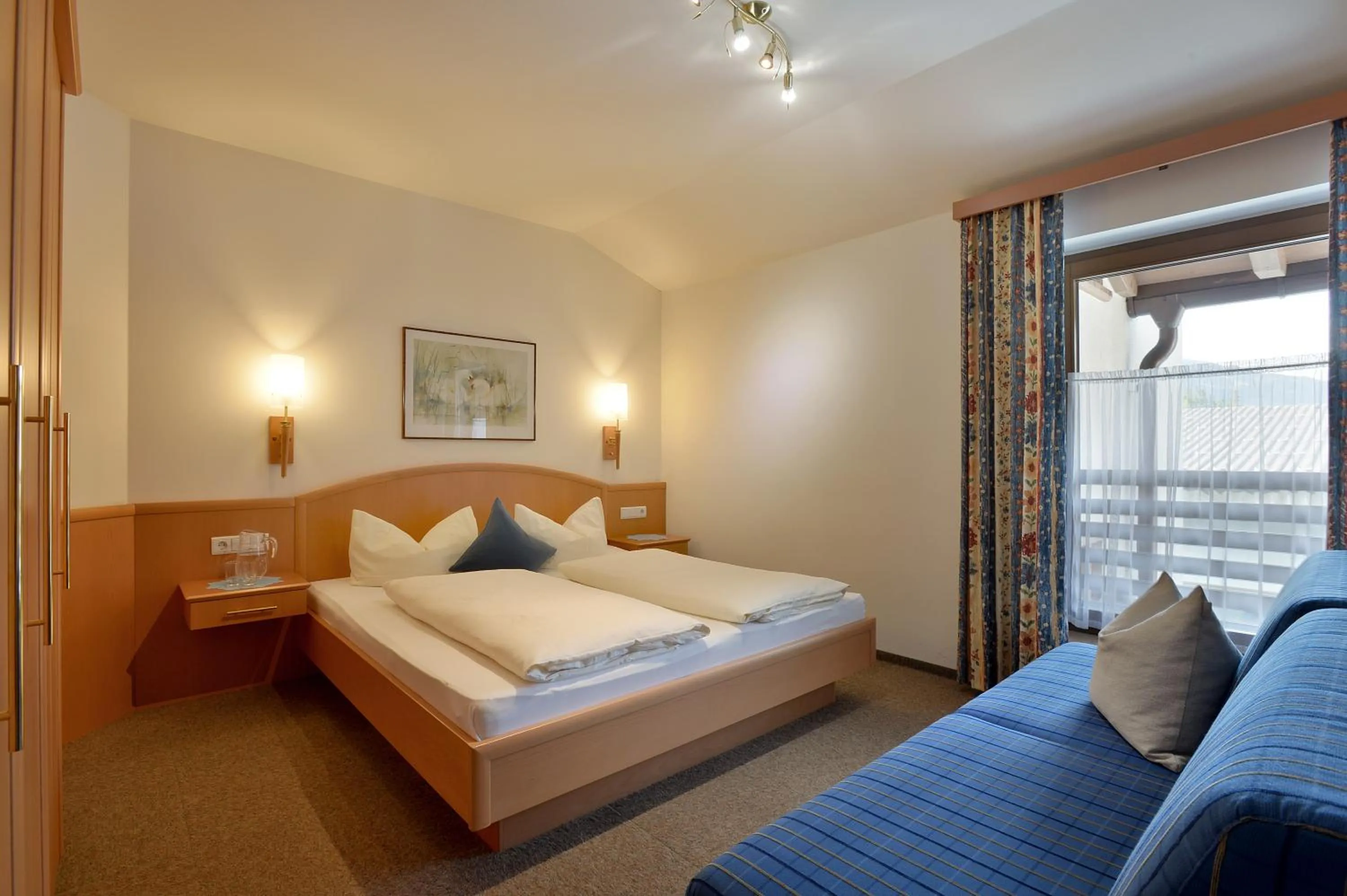 Photo of the whole room, Bed in Hotel Garni Jennewein