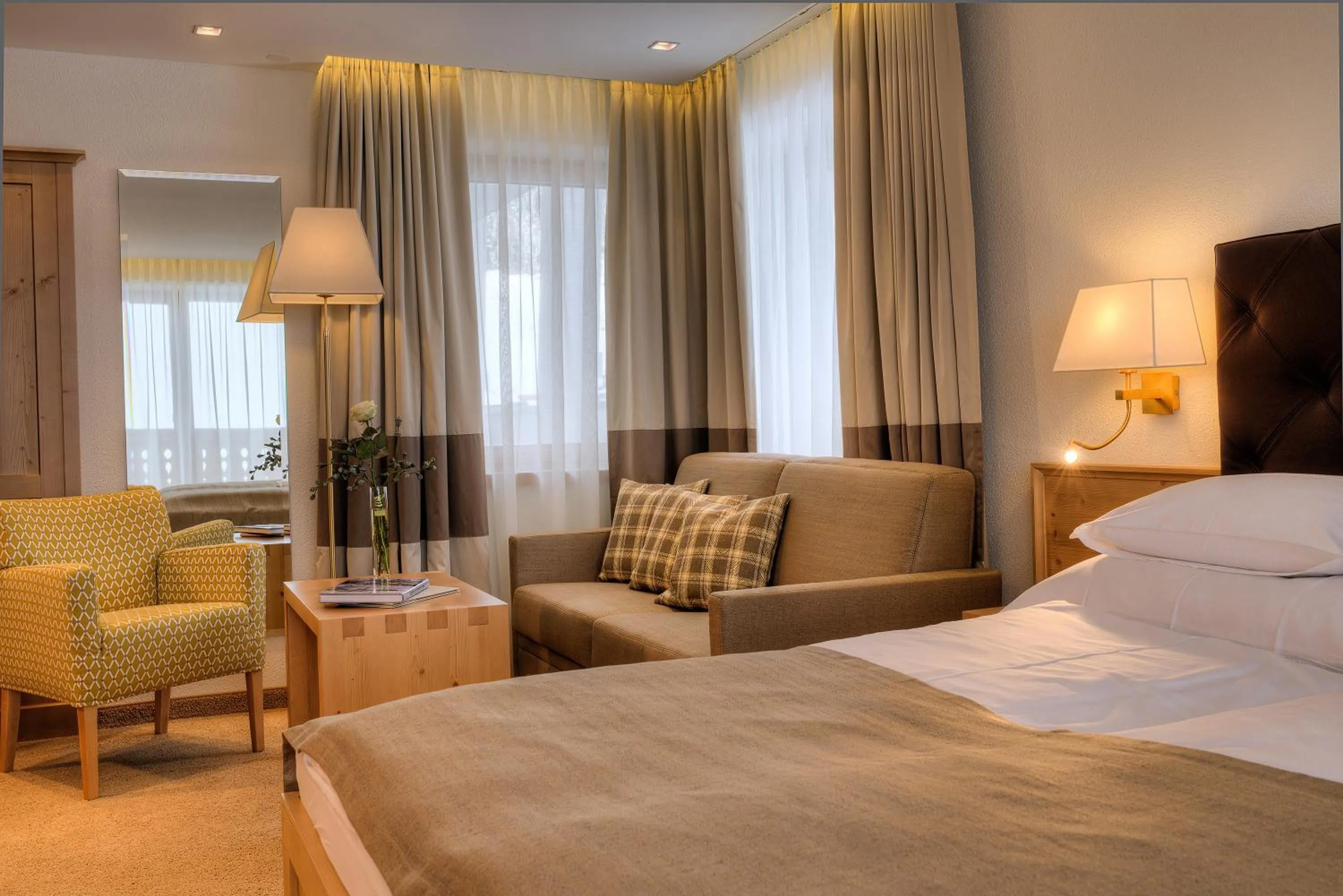 Photo of the whole room, Bed in Hotel Palin