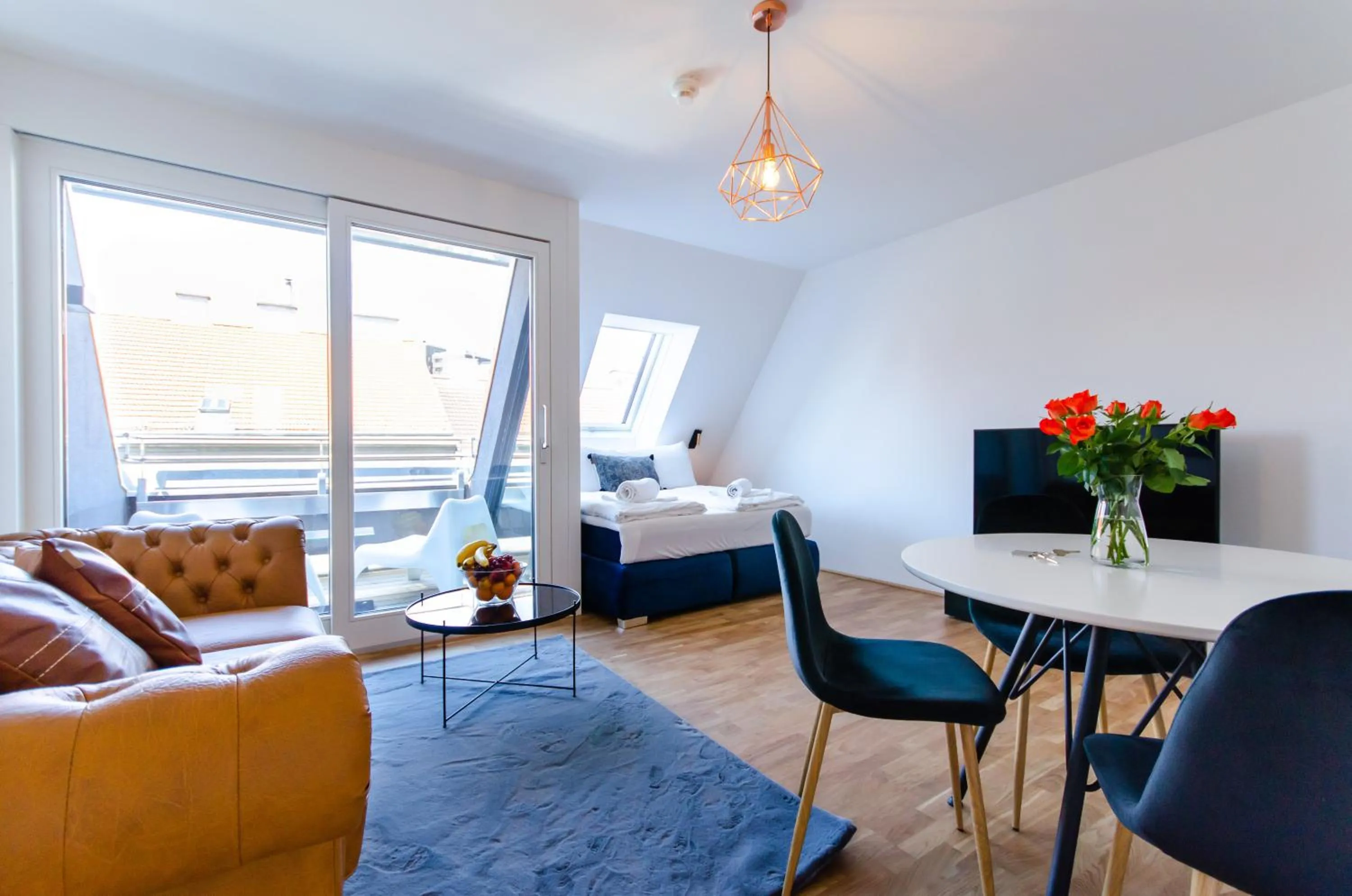 Living room, Bed in Grand Quarters City Residence