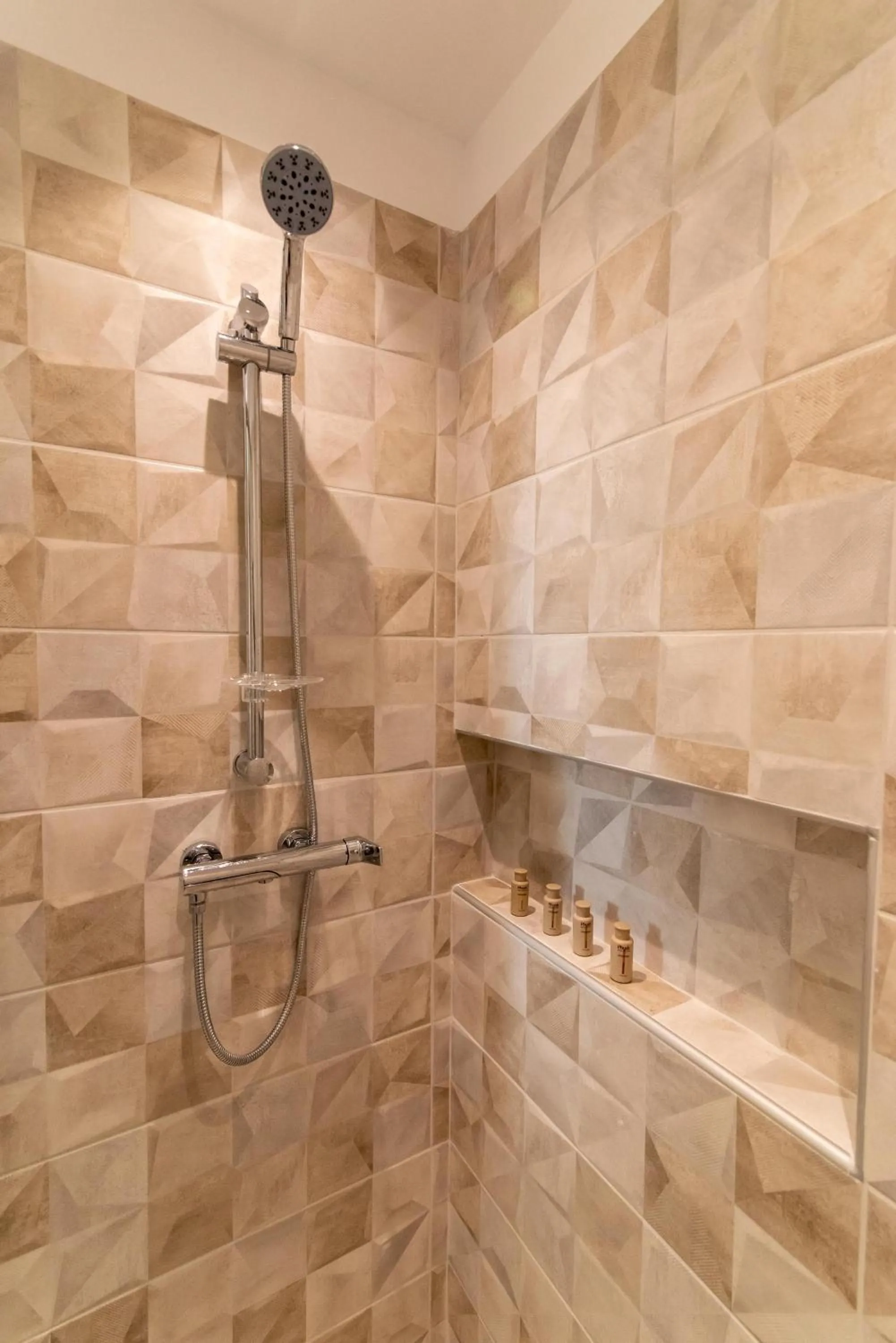 Shower in Melydron Apartments