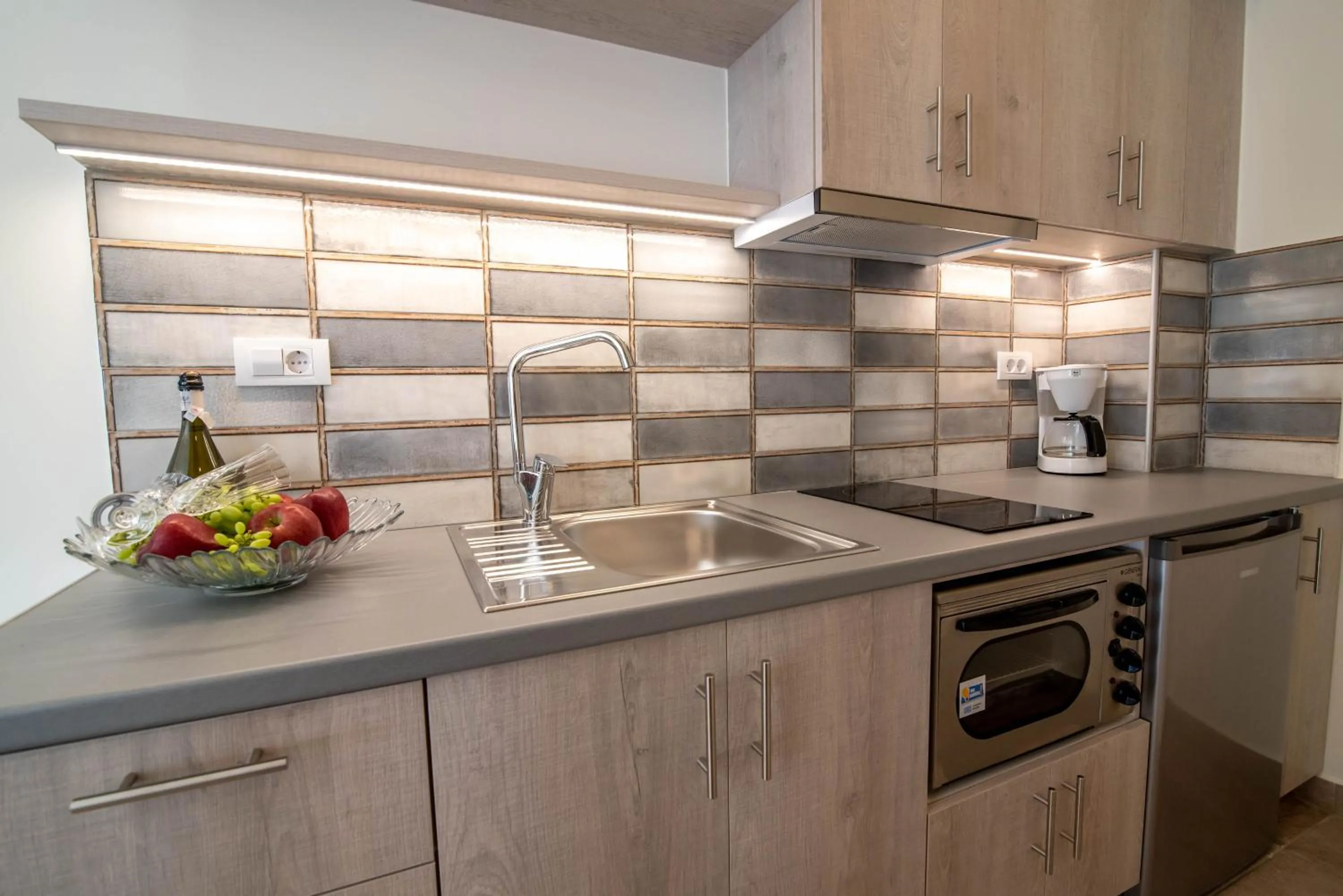 Kitchen or kitchenette in Melydron Apartments