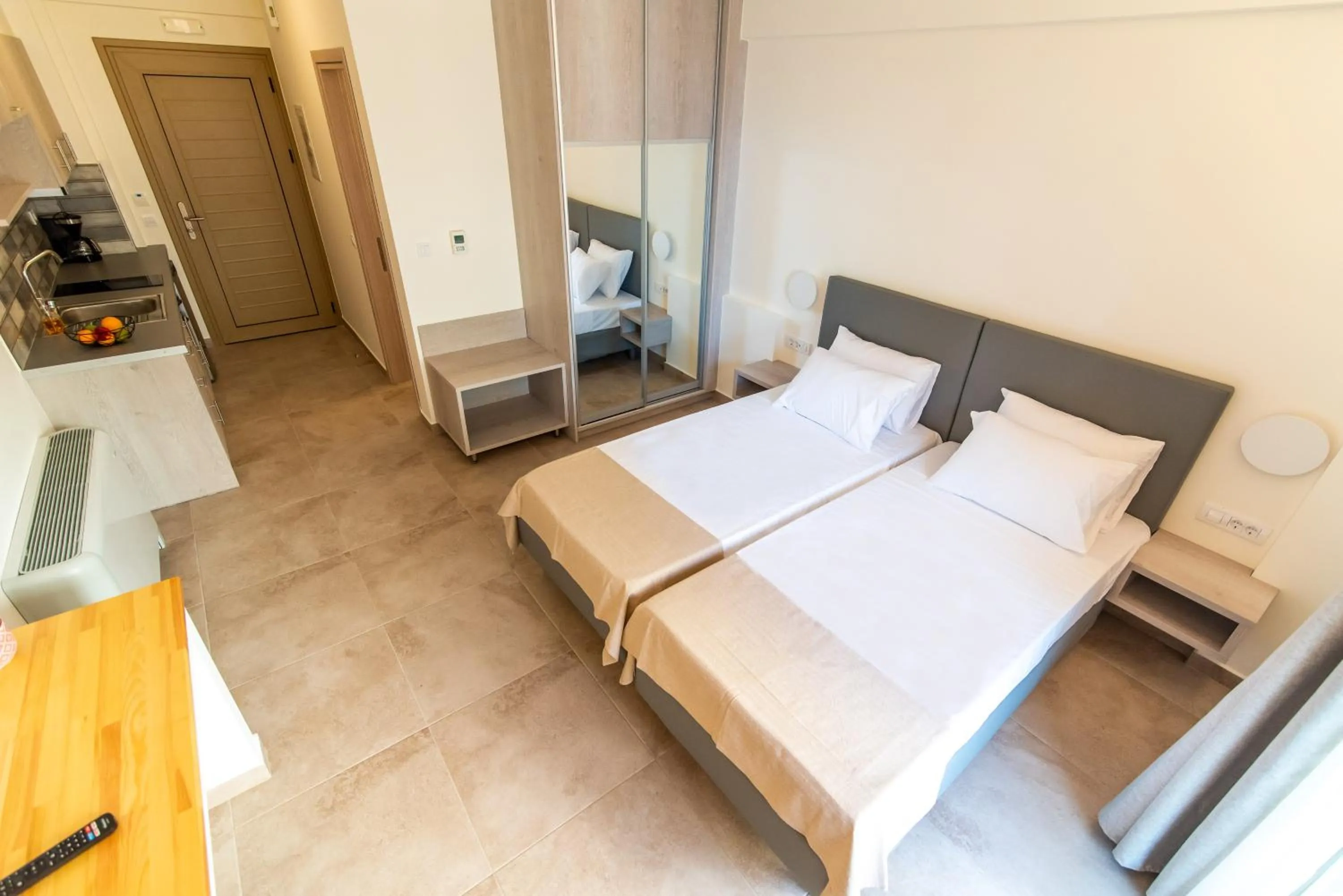 Photo of the whole room, Bed in Melydron Apartments