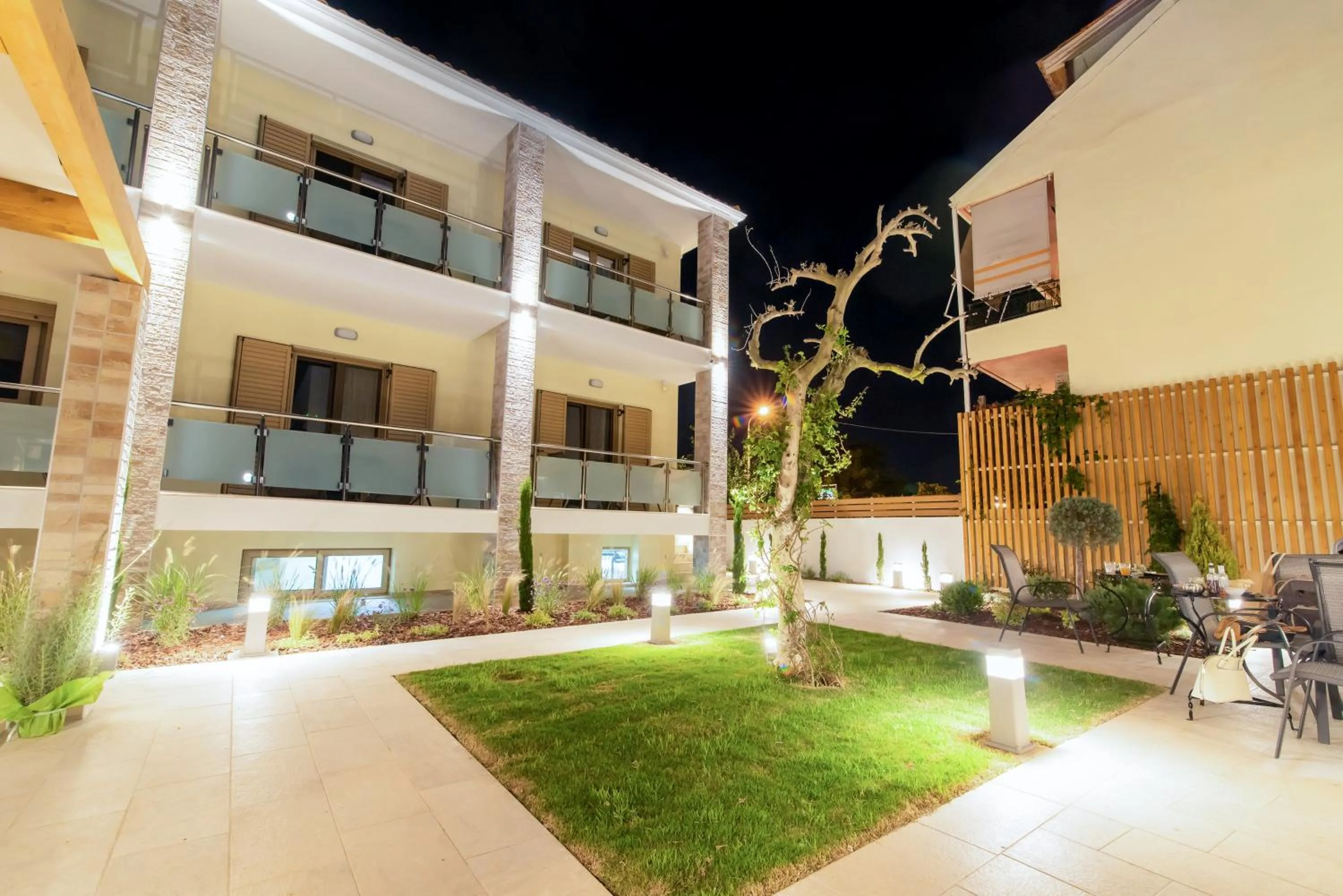 Patio in Melydron Apartments