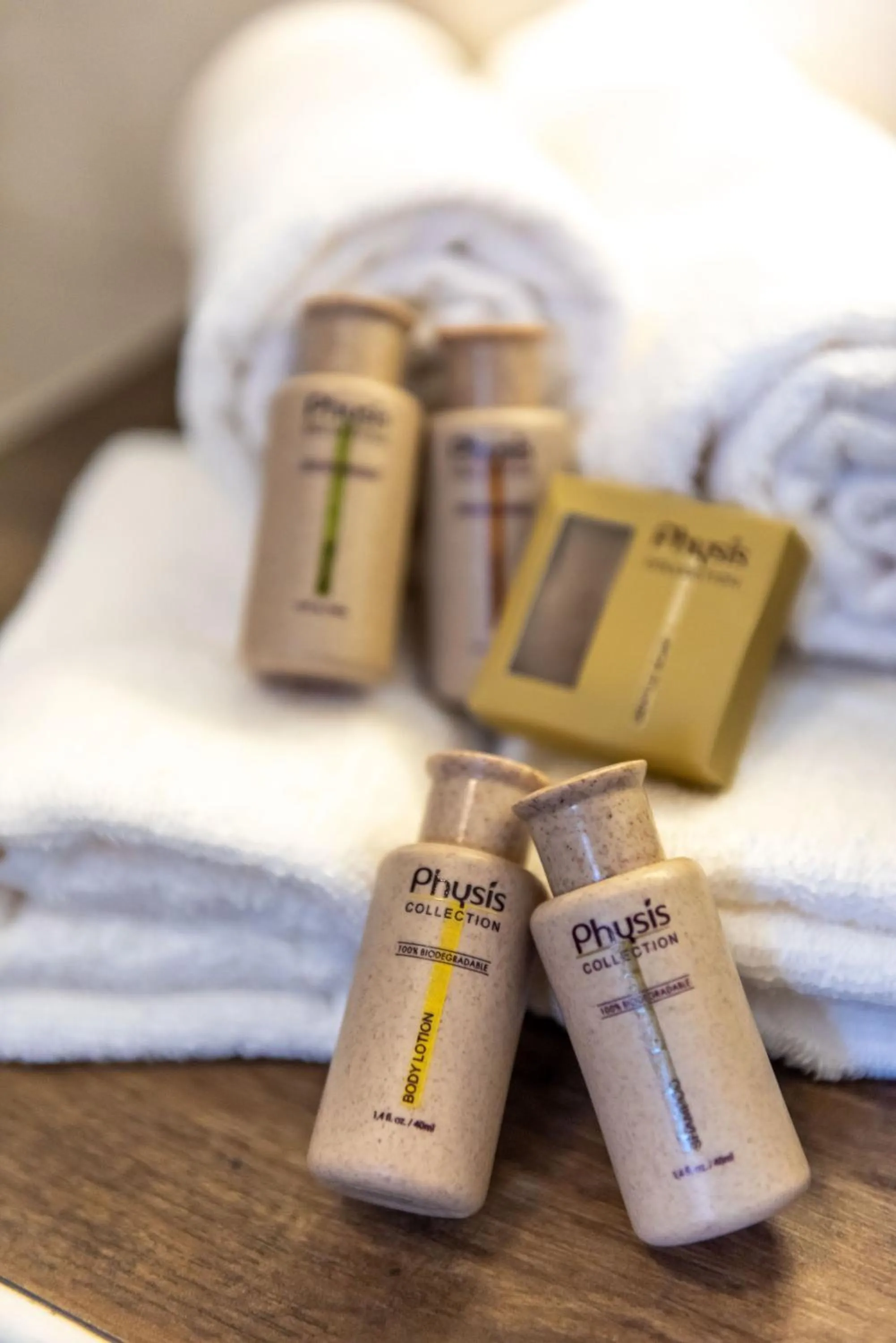 Bathroom, Bed in Melydron Apartments