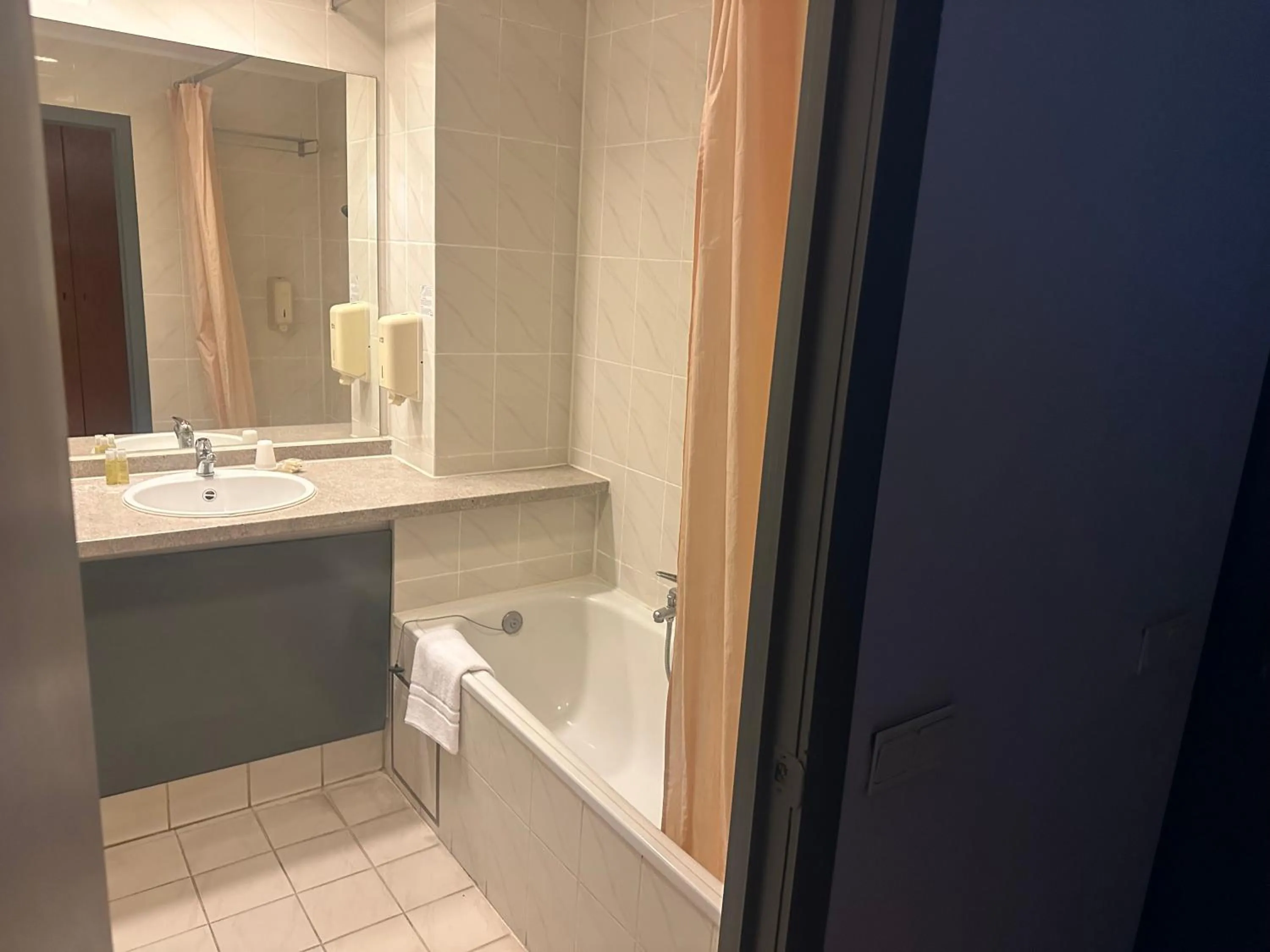 Bathroom in Hotel EUROPACITY