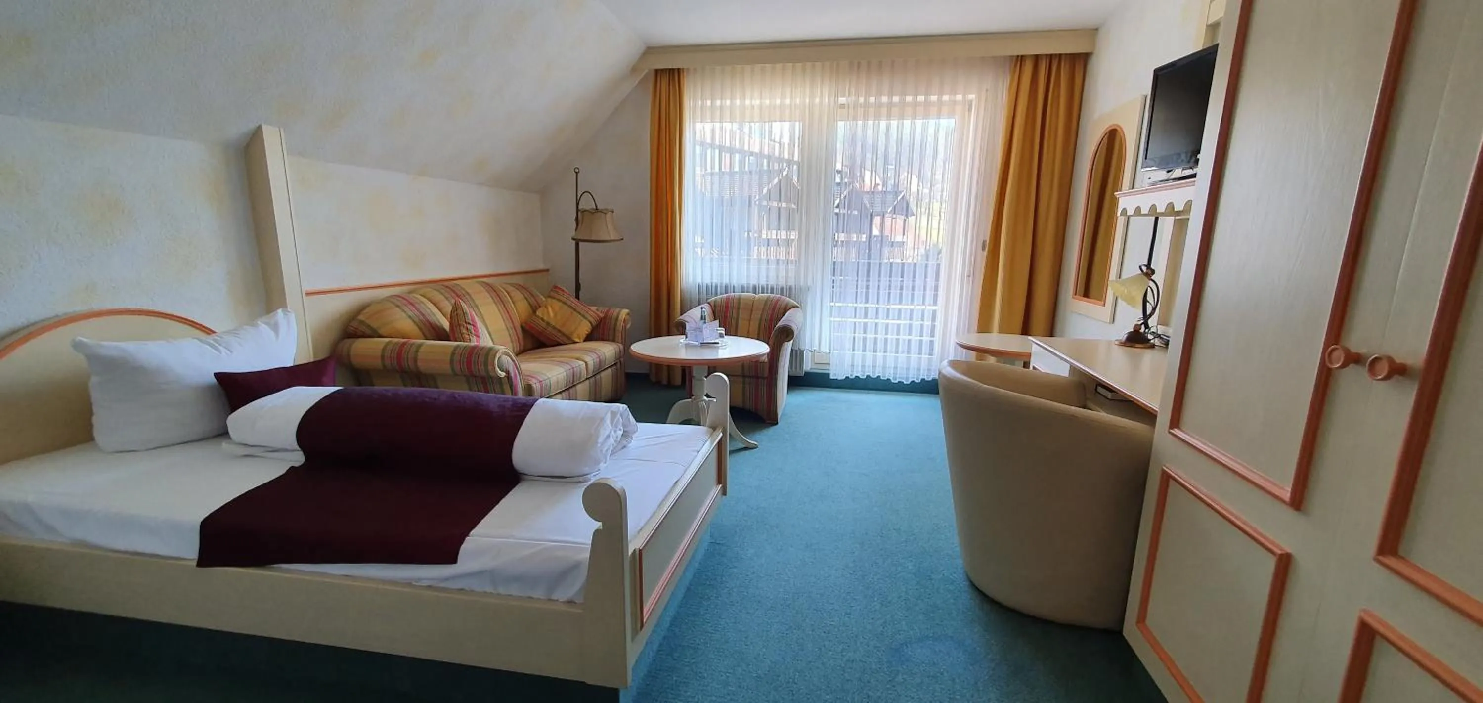 Bedroom, Bed in Hotel Kainsbacher Mühle