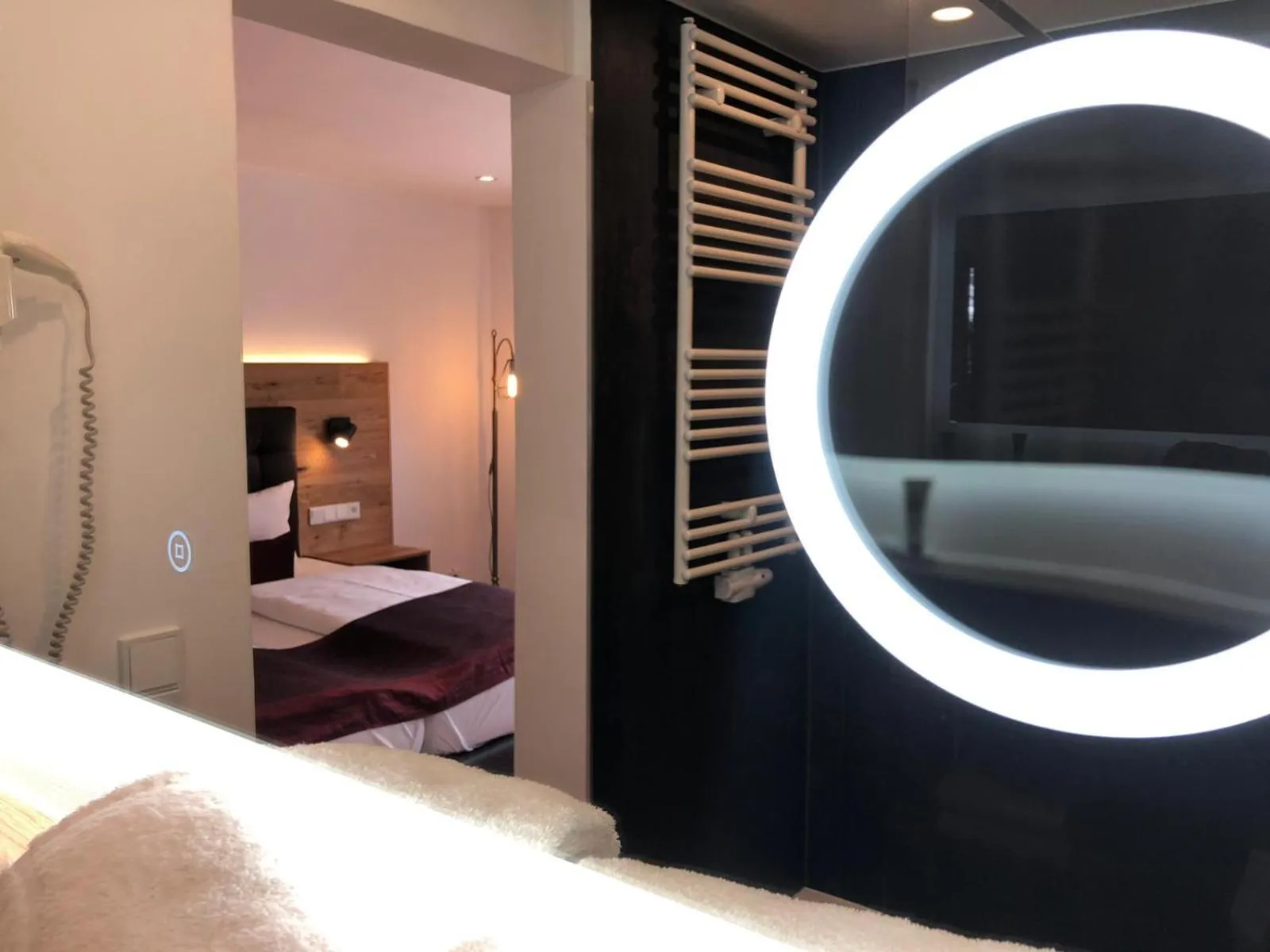 Bathroom, Bed in Hotel Kainsbacher Mühle