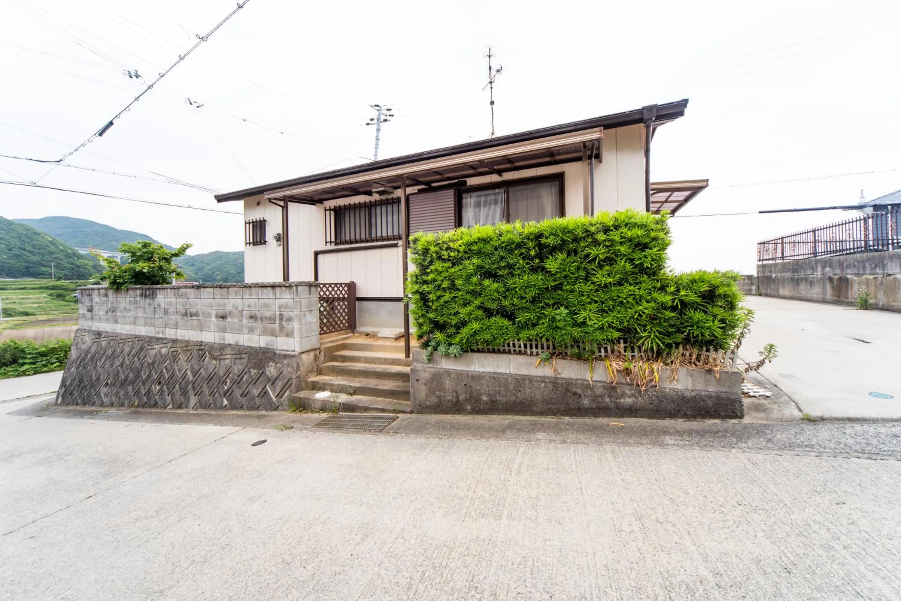 Awaji Central House in Kusumoto